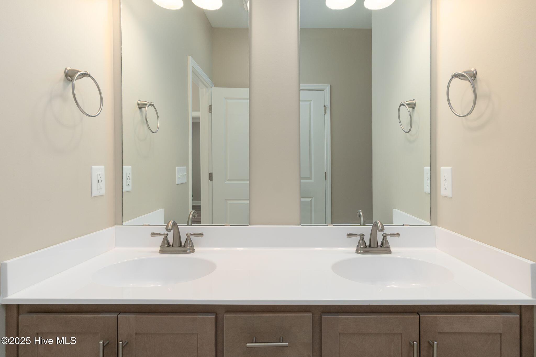 100531651 | Photo 22