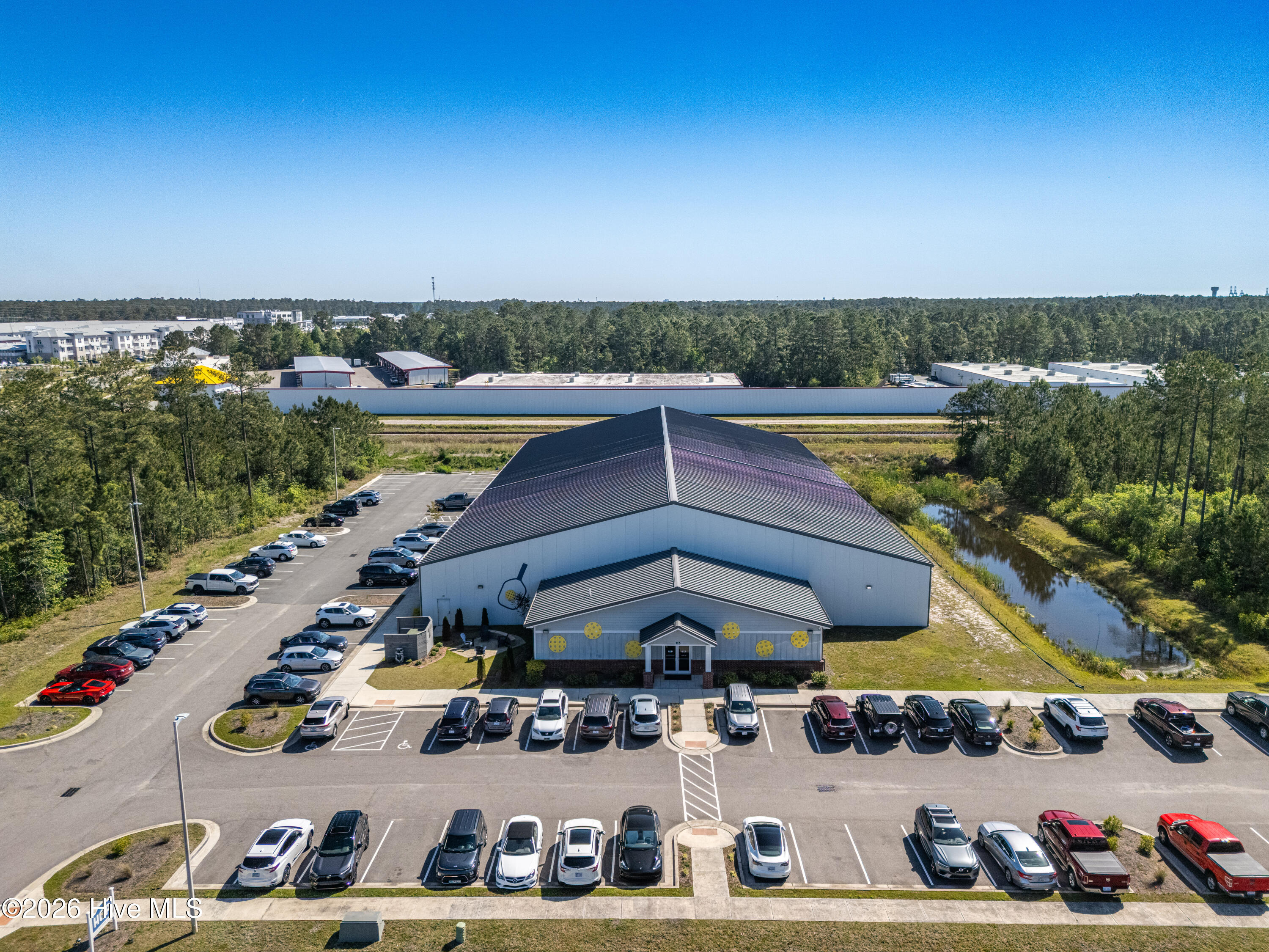 100563729 | Photo 85