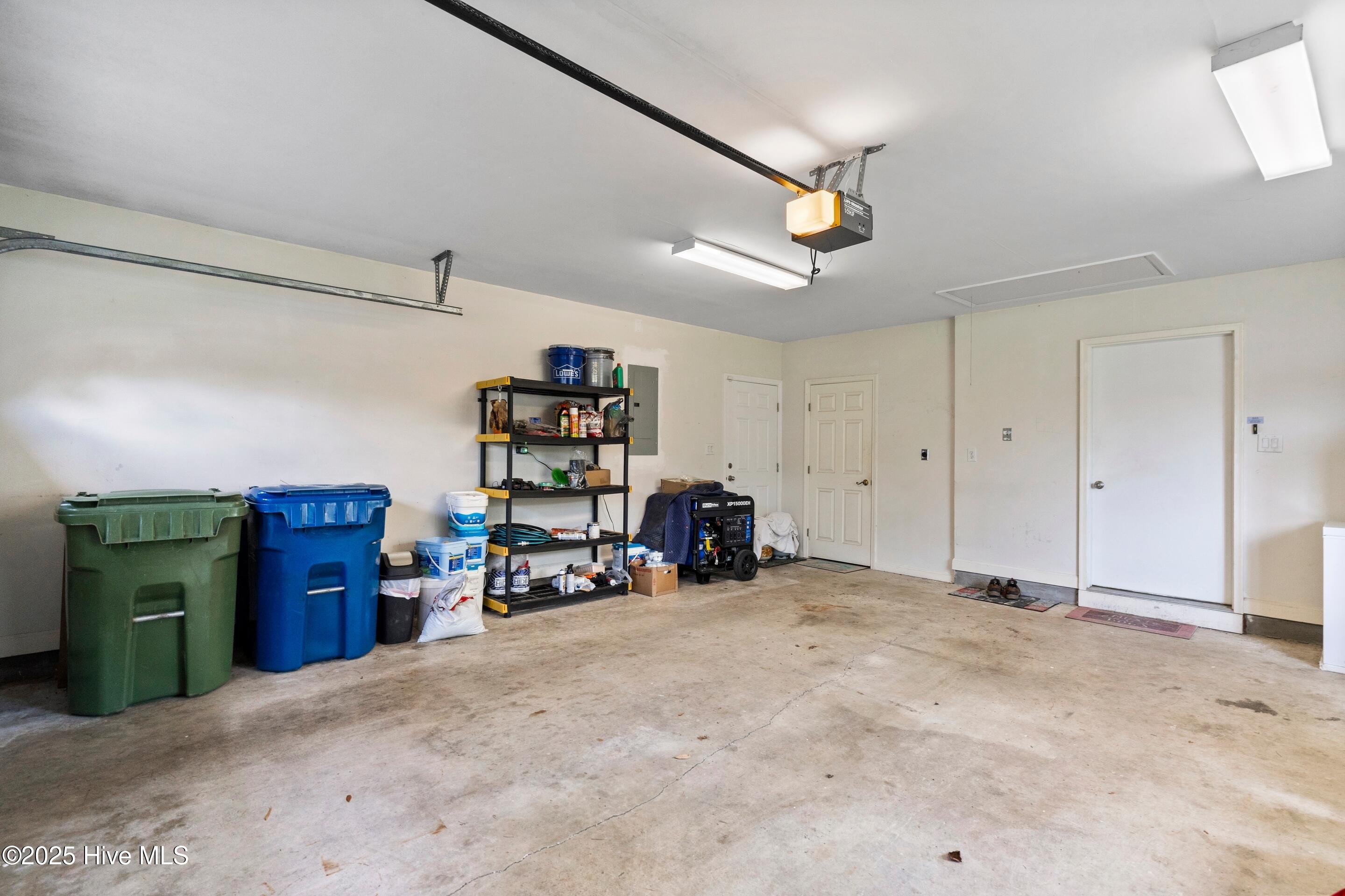 100517106 | Photo 47