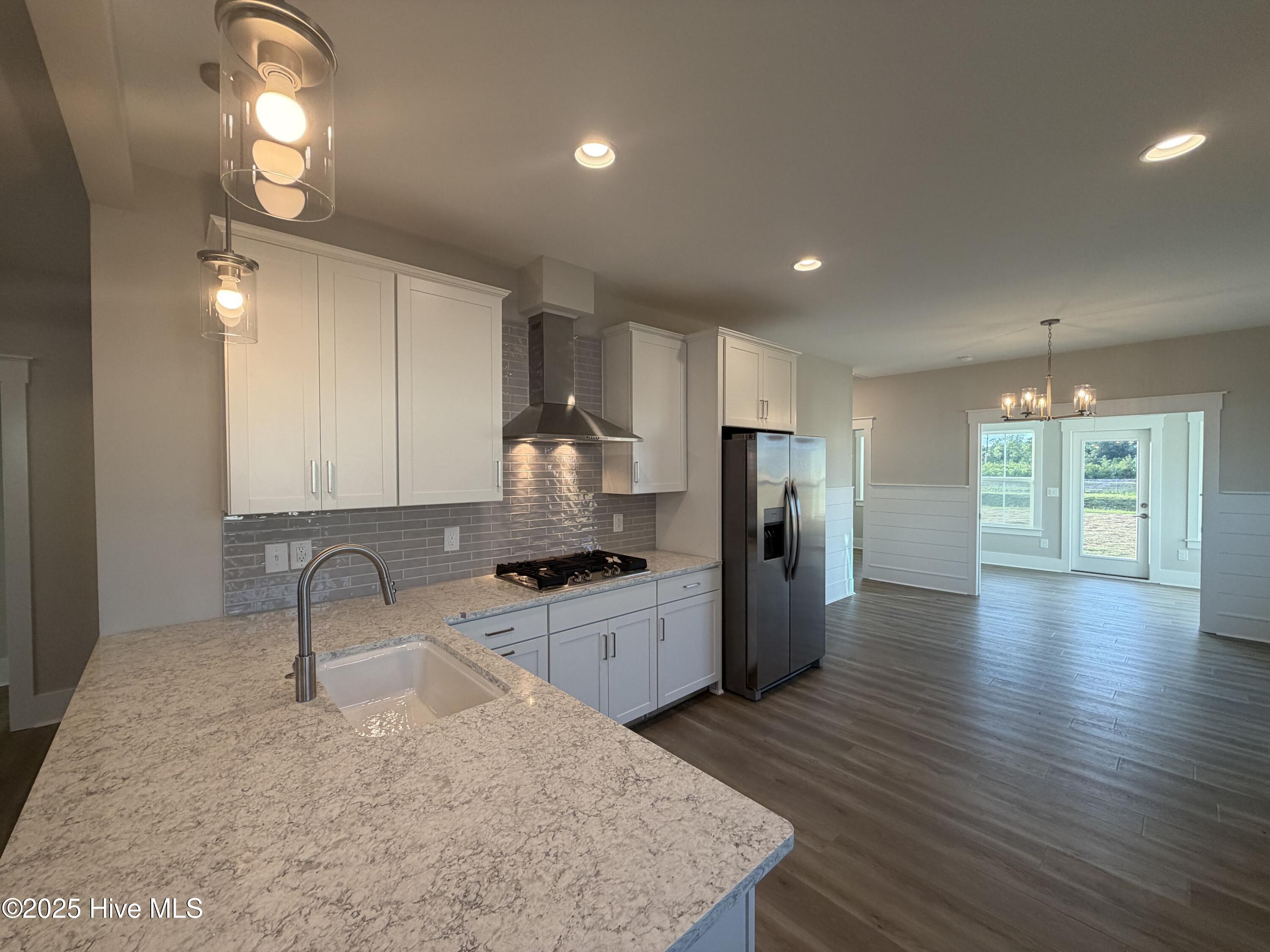 100493805 | Photo 13