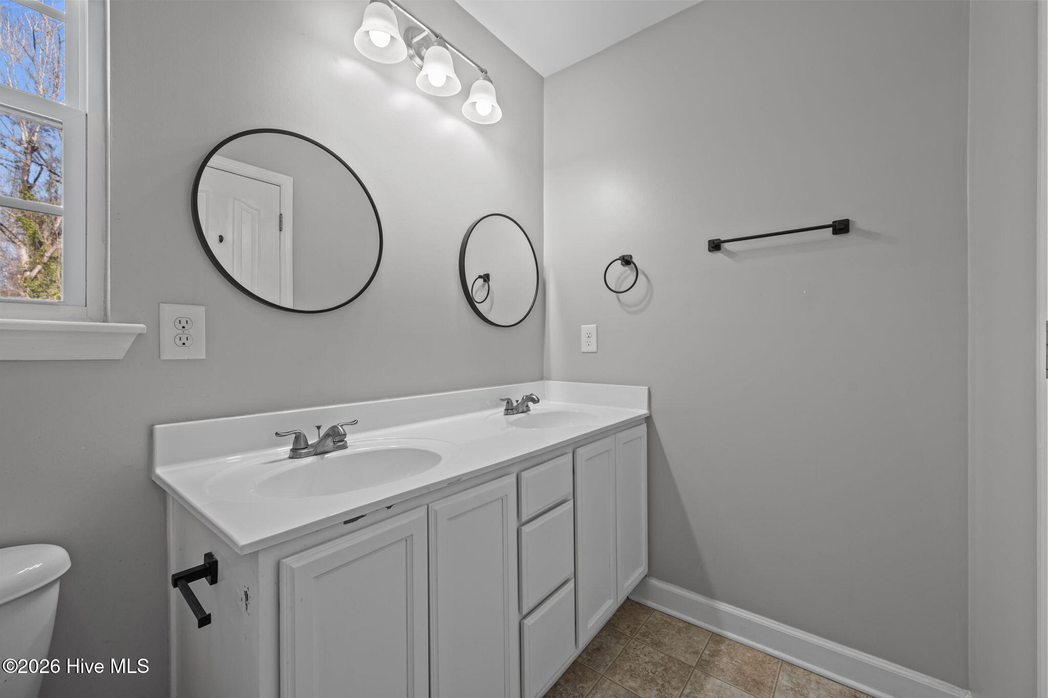 100553534 | Photo 25