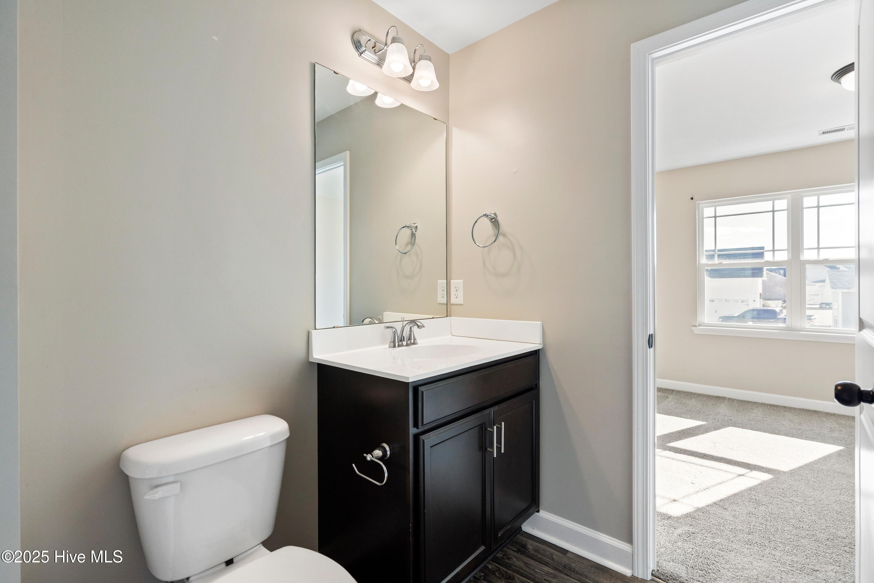 100545716 | Photo 42