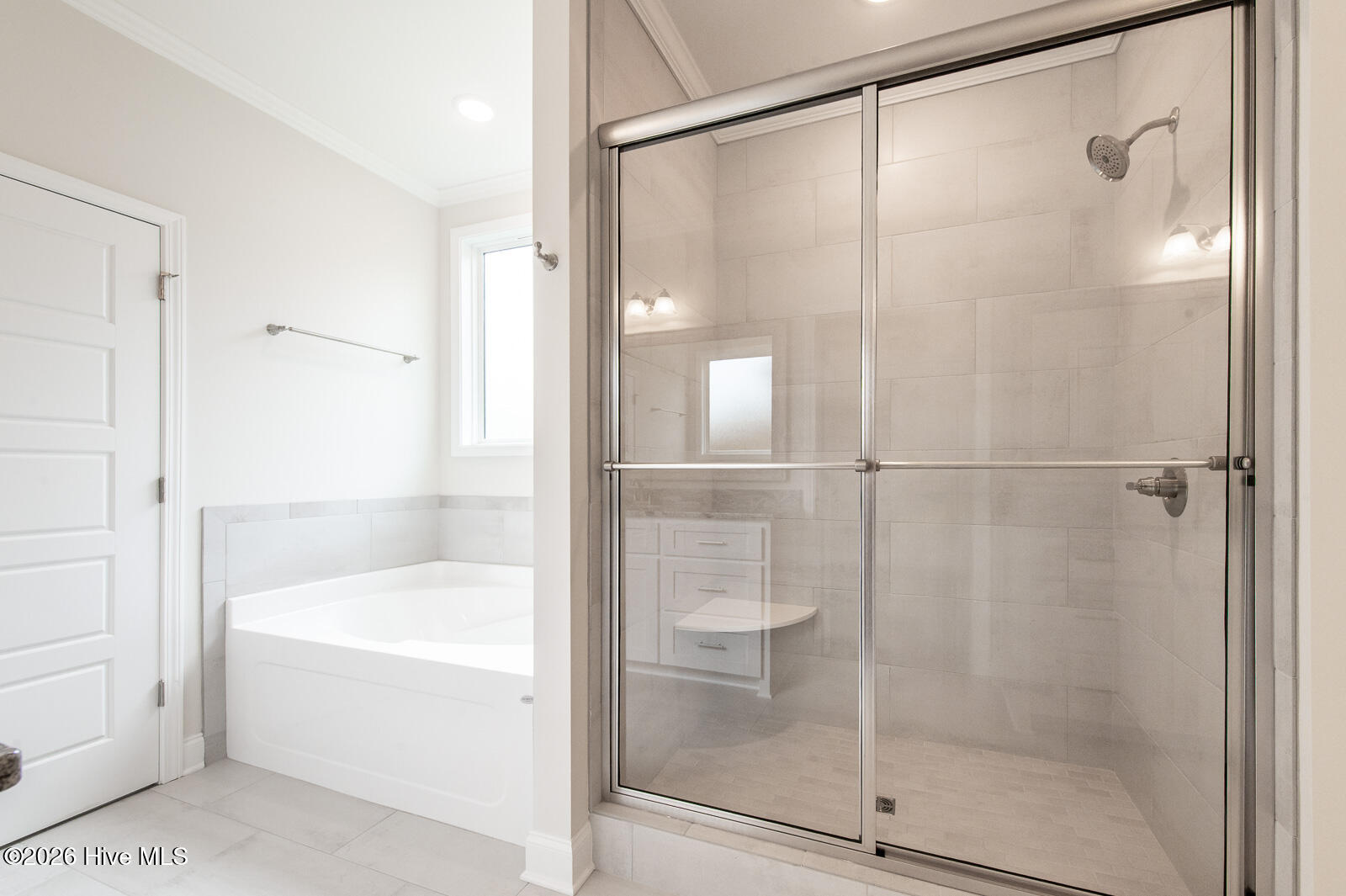 Tiled Walk-in Shower & Soaking Tub!