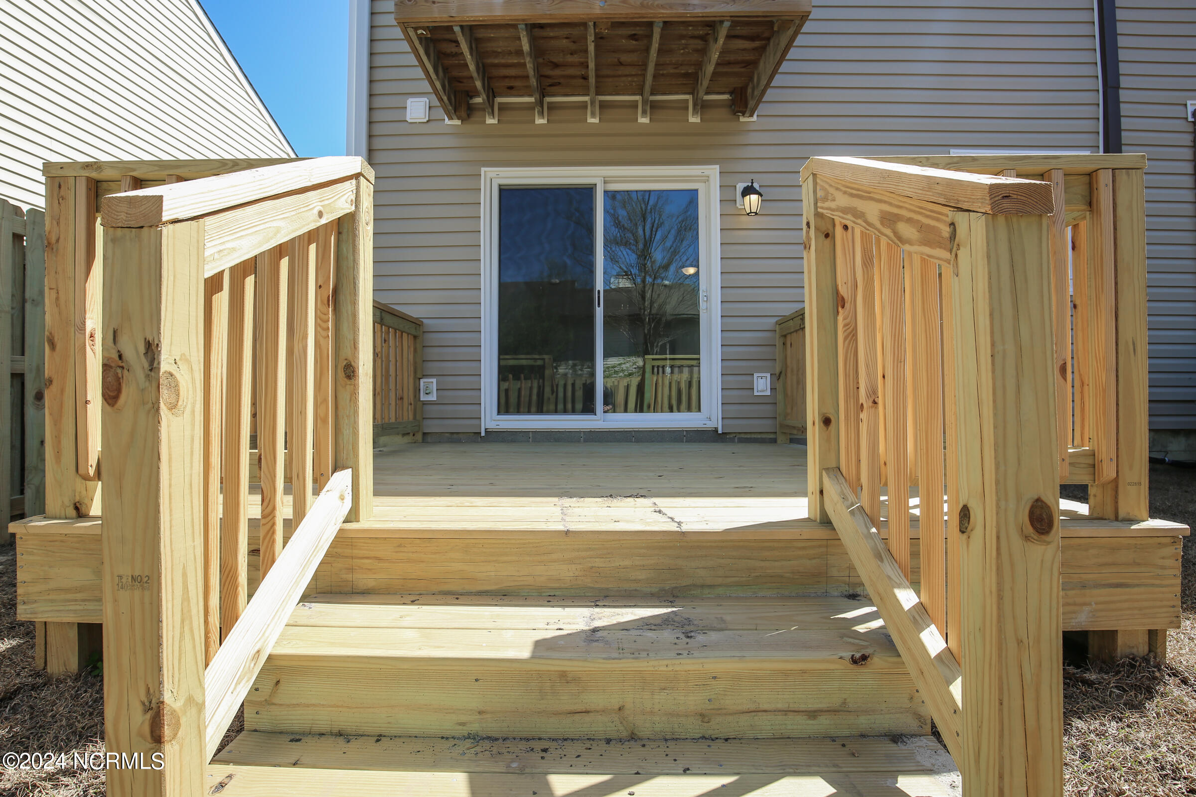 100557159 | Photo 39