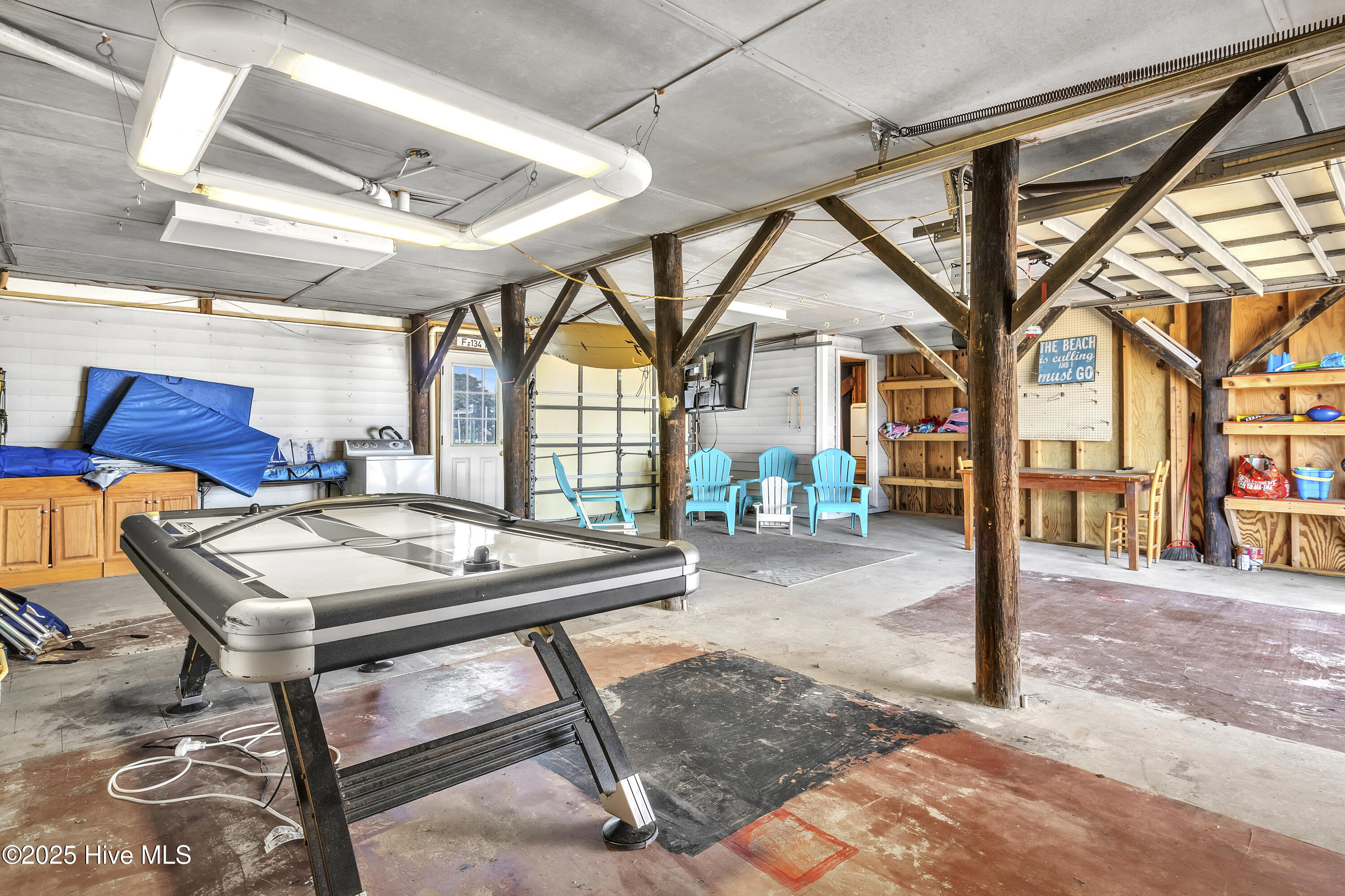 100545312 | Photo 42