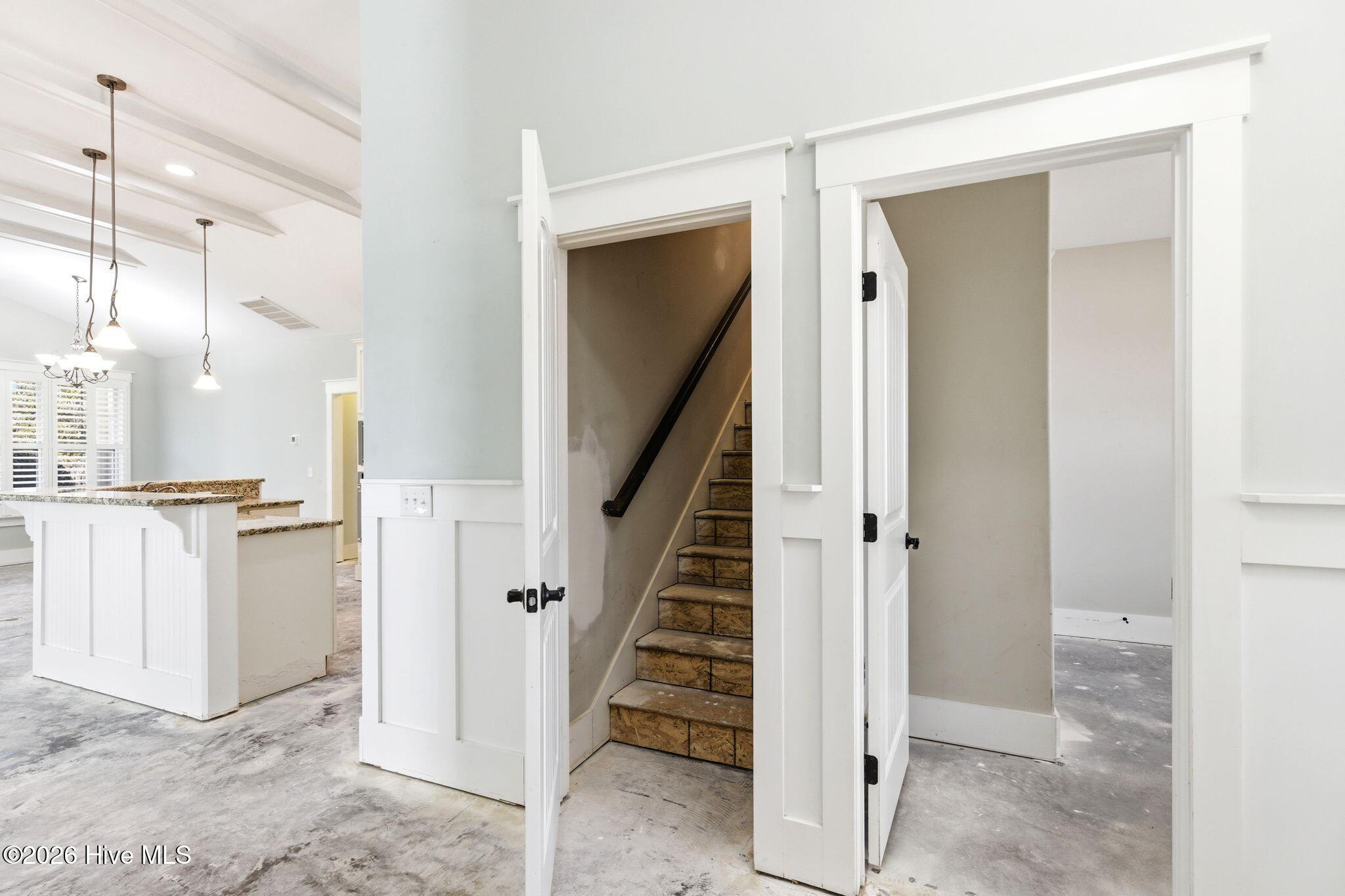 100564306 | Photo 29