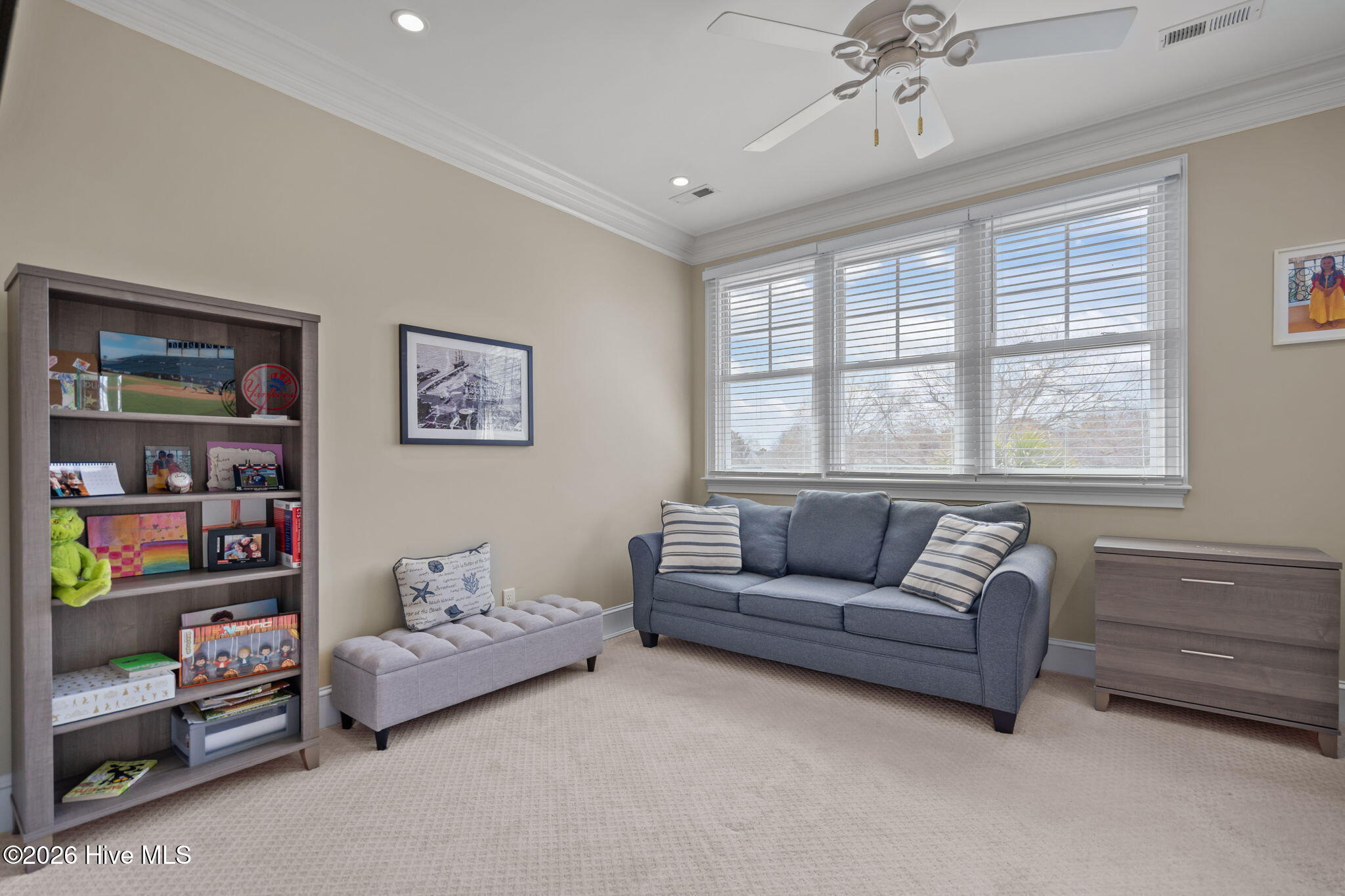 100561937 | Photo 53