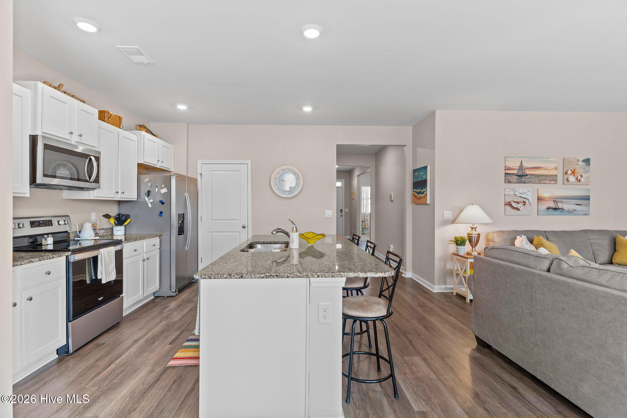 100569205 | Photo 20