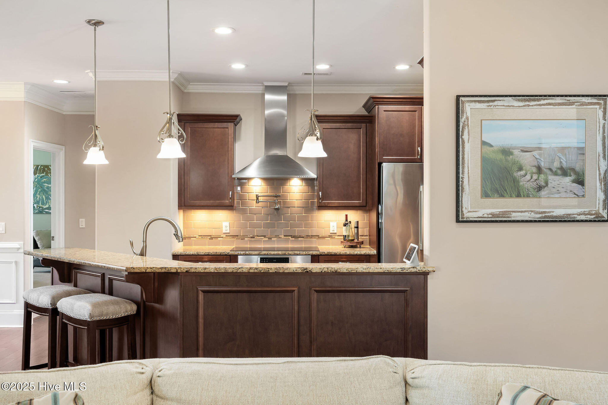 100541913 | Photo 51