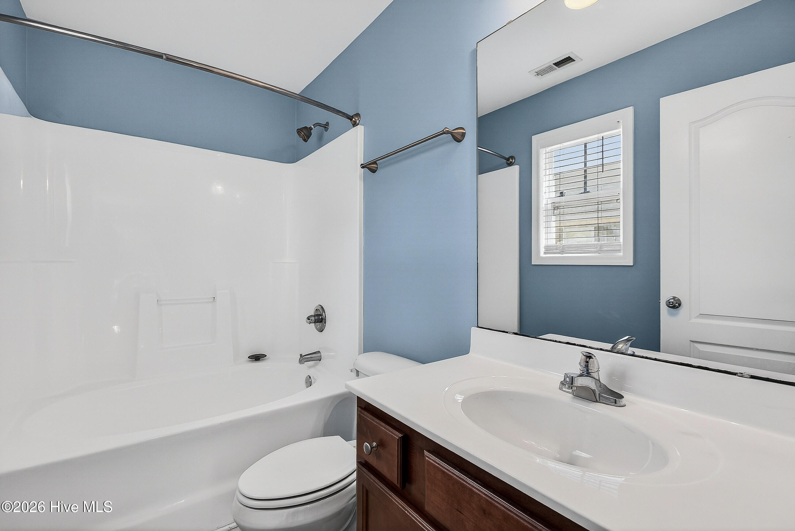 100553930 | Photo 13