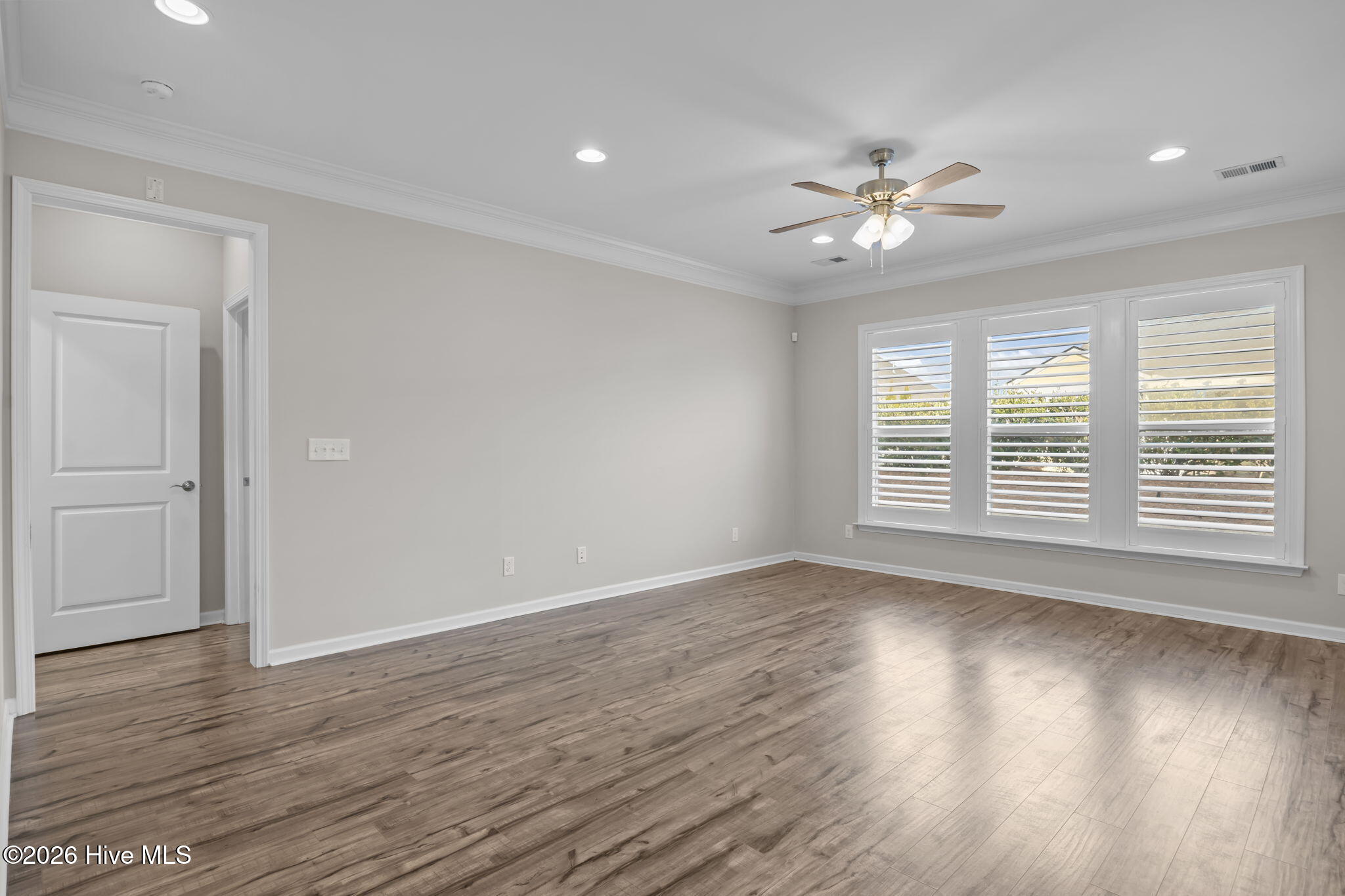 100552007 | Photo 40