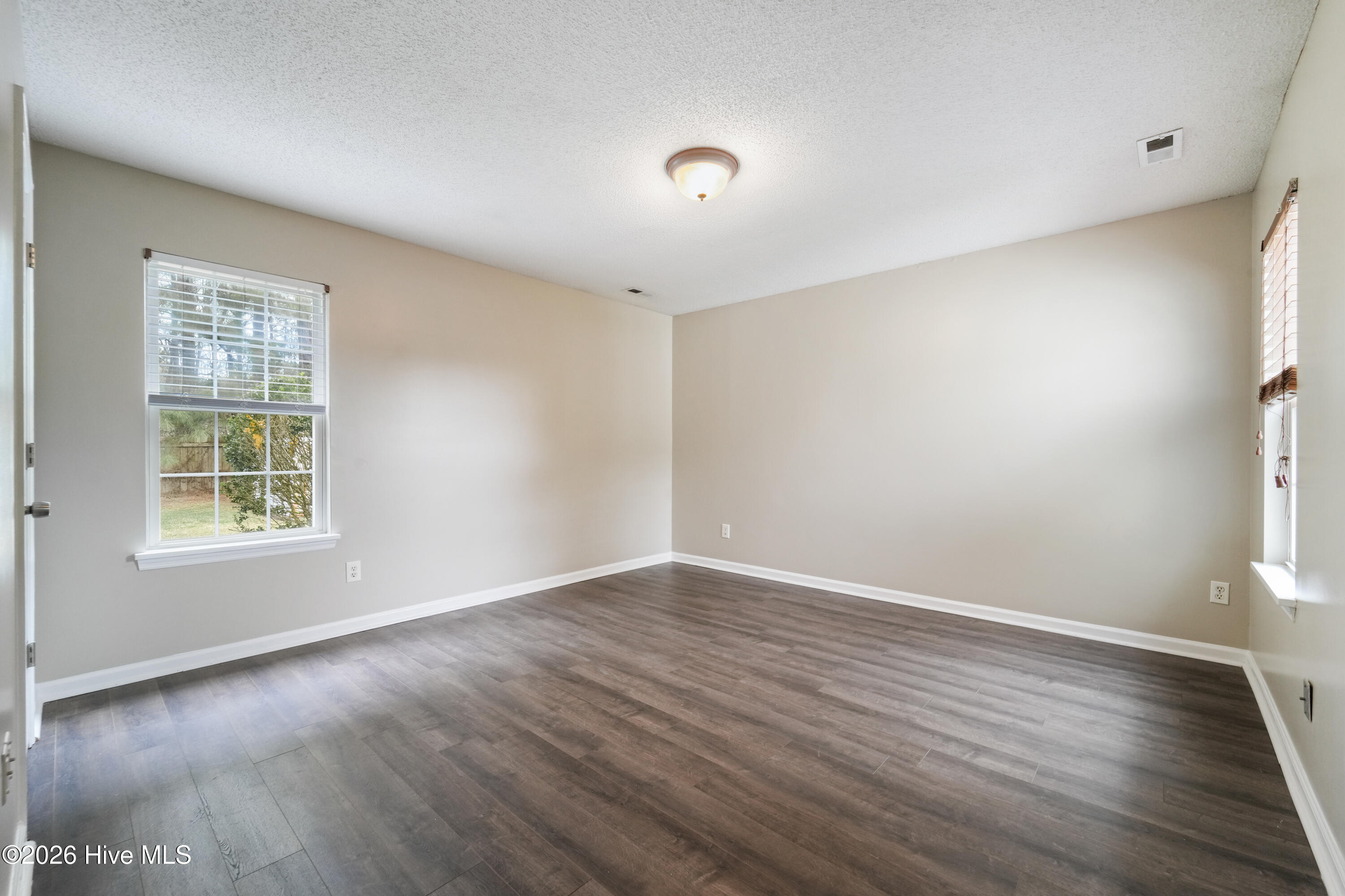 100561681 | Photo 35