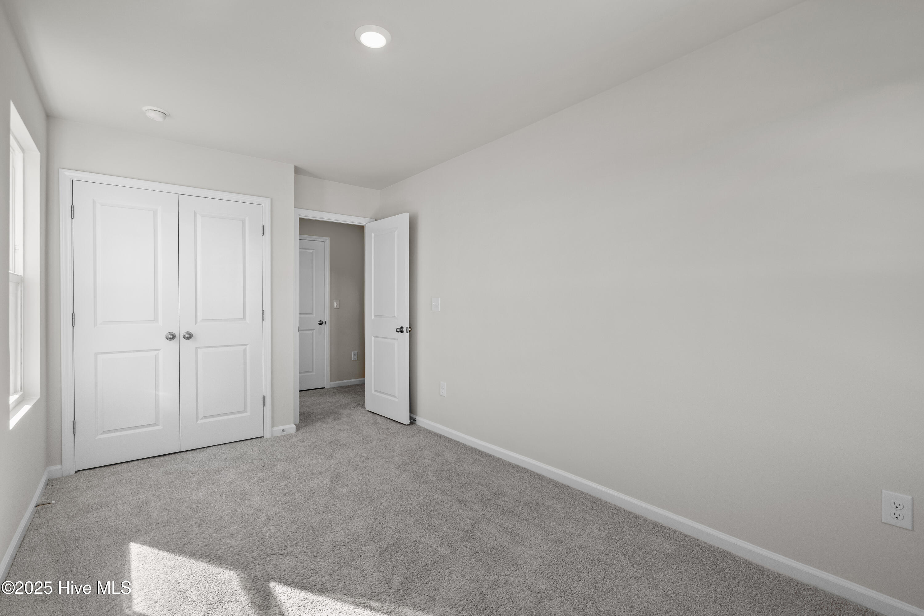 100536968 | Photo 31