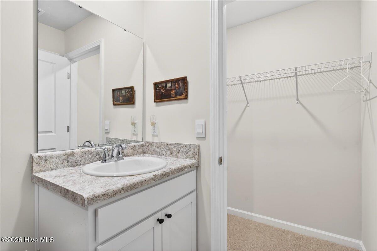 100550765 | Photo 16