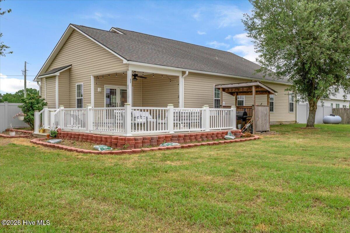 100570228 | Photo 42