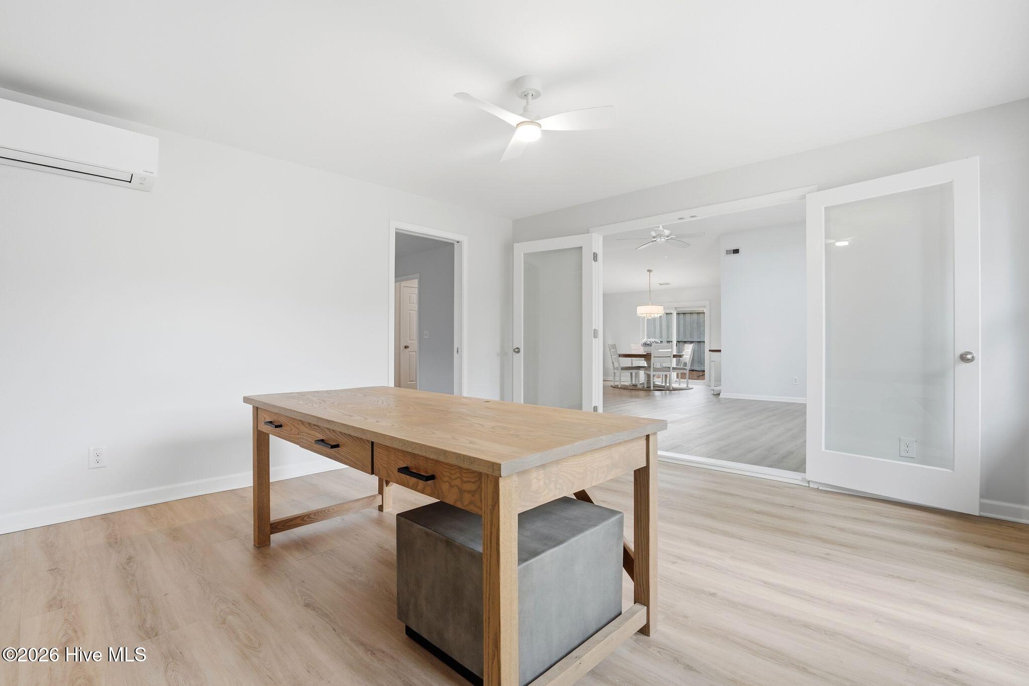 100555820 | Photo 30