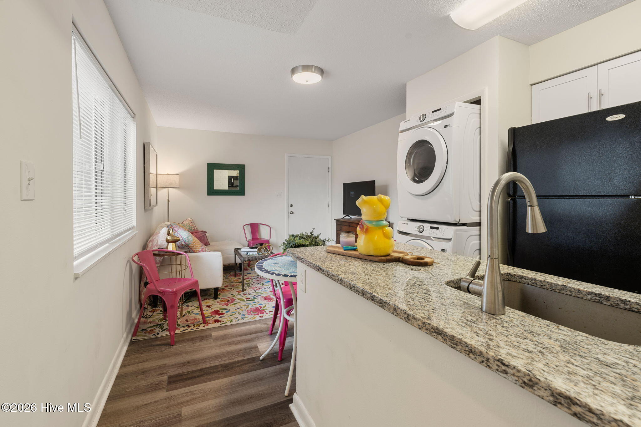 100554784 | Photo 12