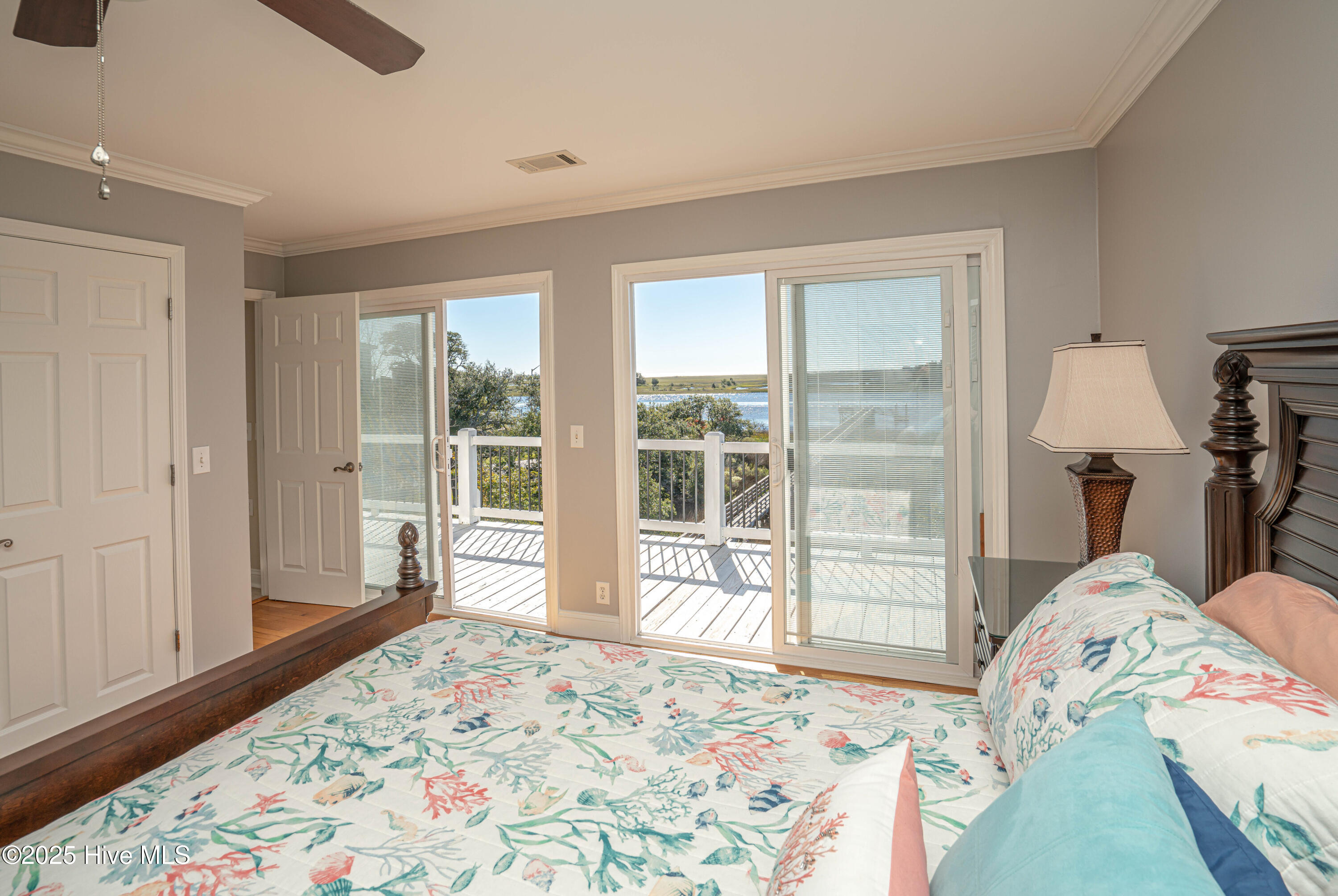 100539099 | Photo 56