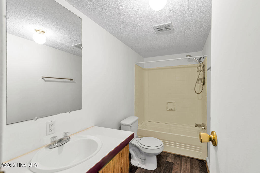 100558484 | Photo 20