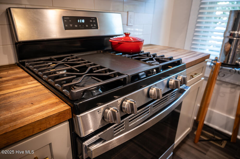 100545443 | Photo 14