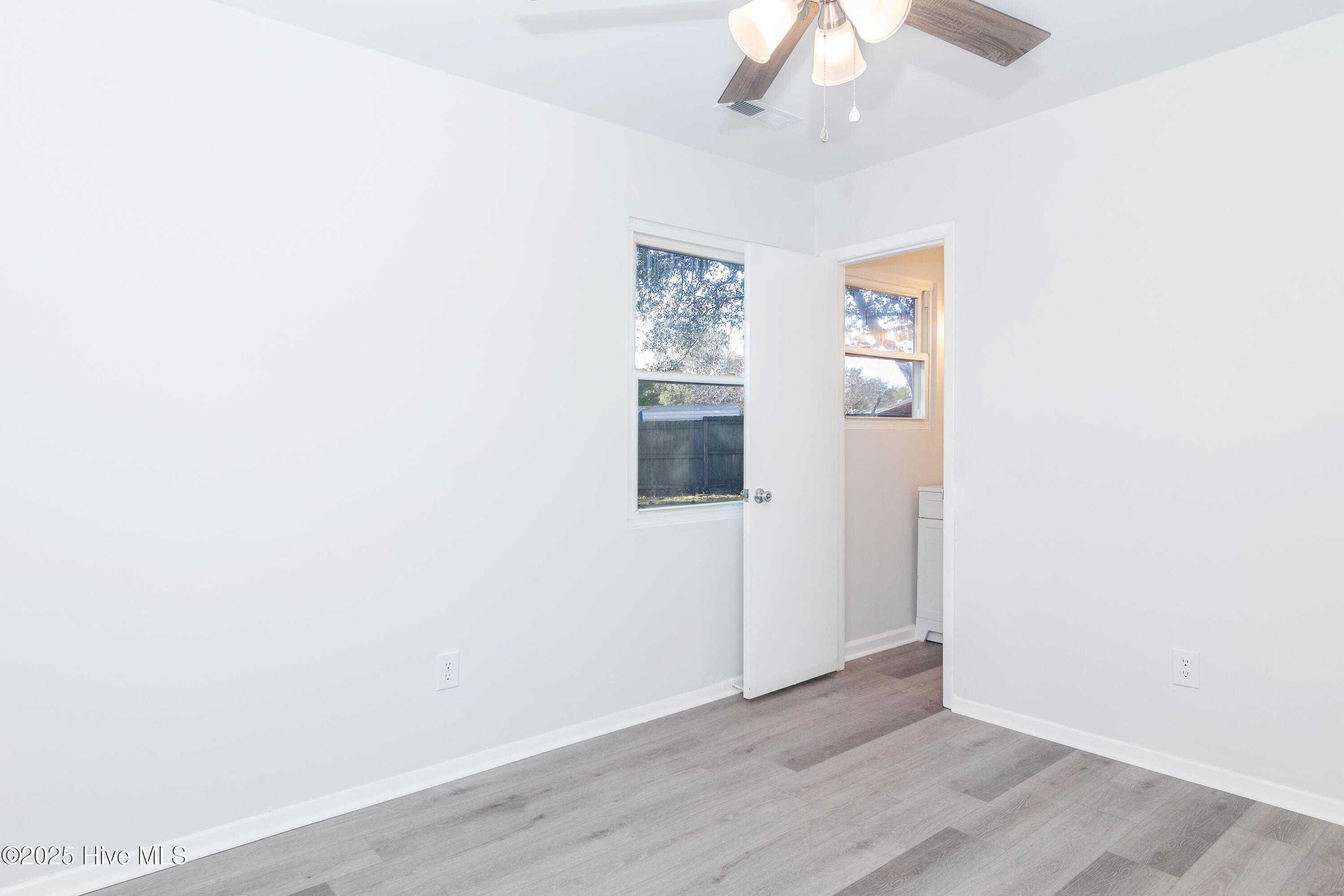 100541457 | Photo 37