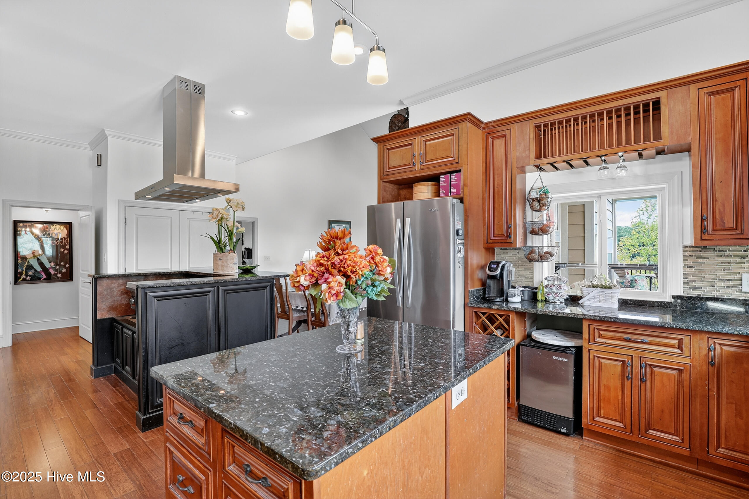 100527488 | Photo 22