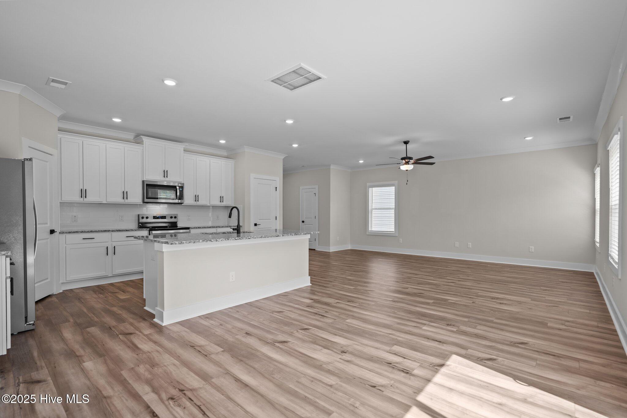 100541111 | Photo 11