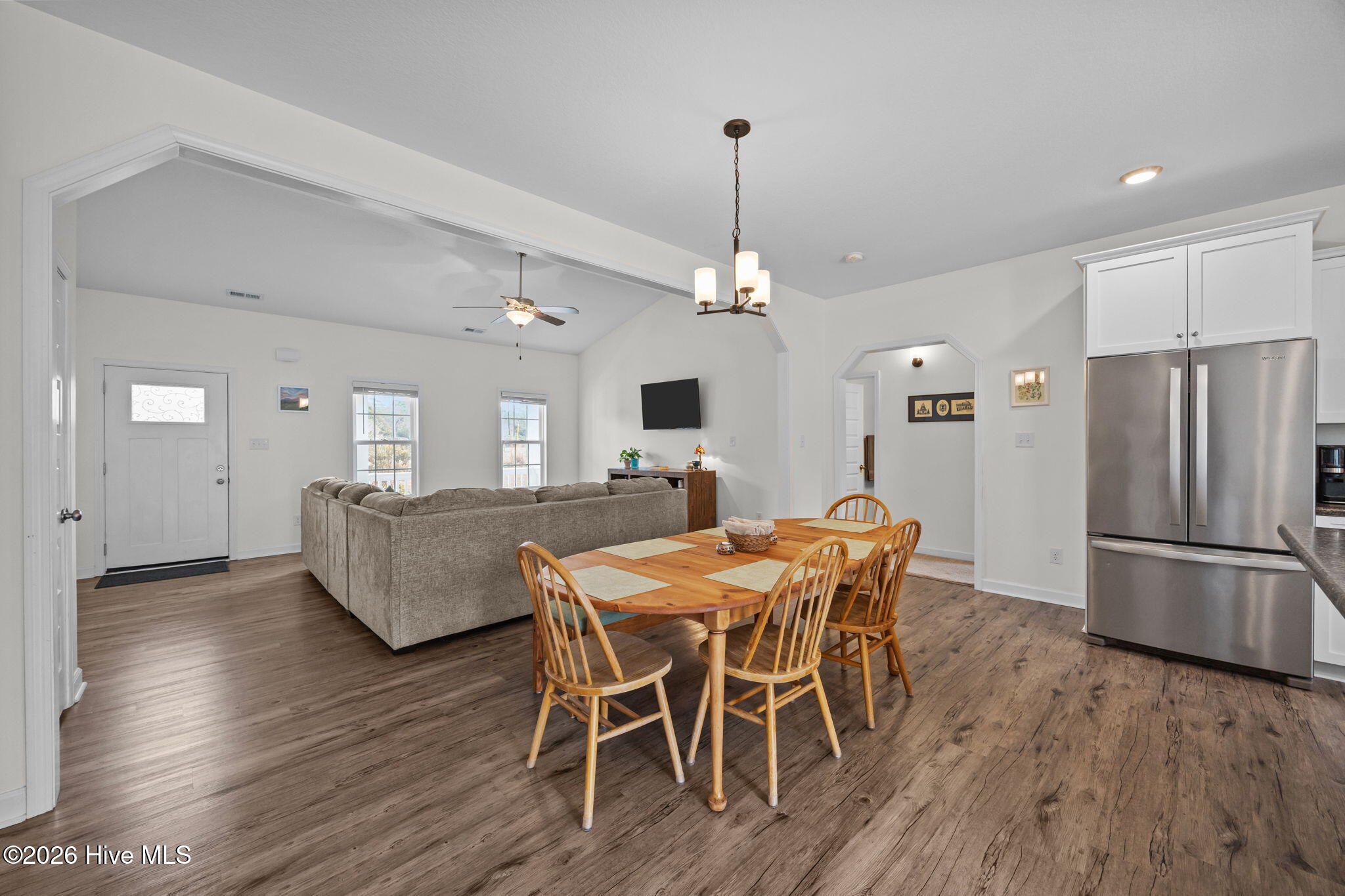 100557380 | Photo 13