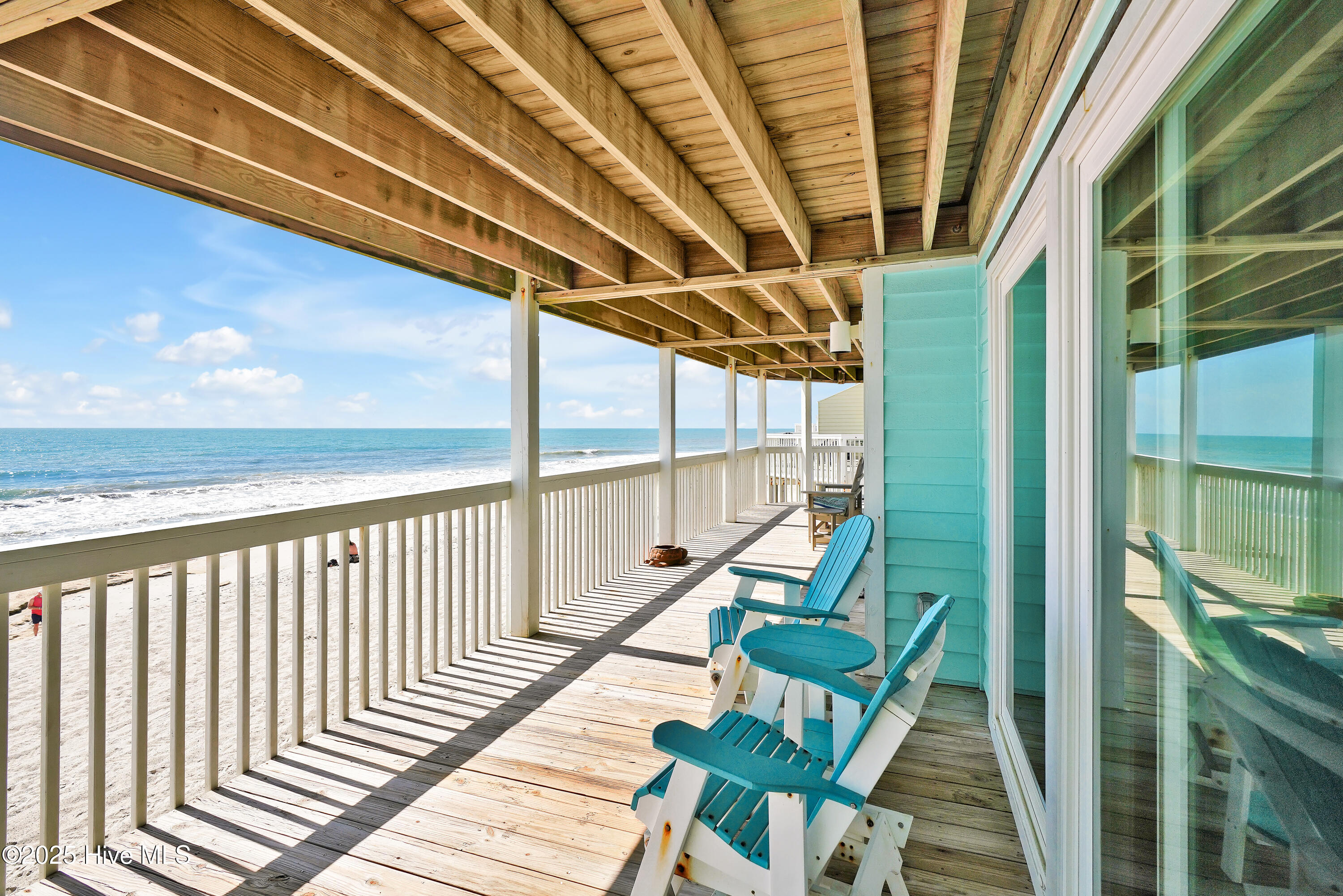 100506077 | Photo 14