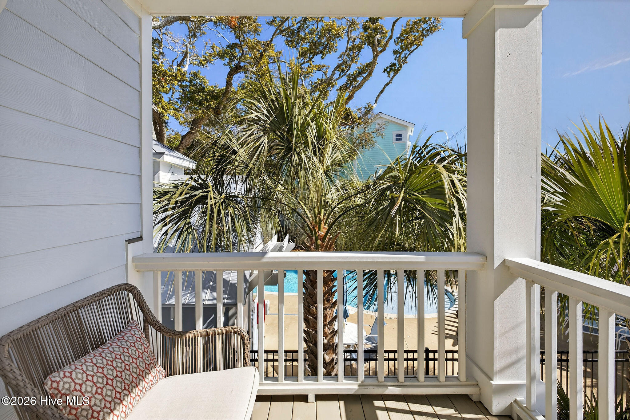 100555163 | Photo 42