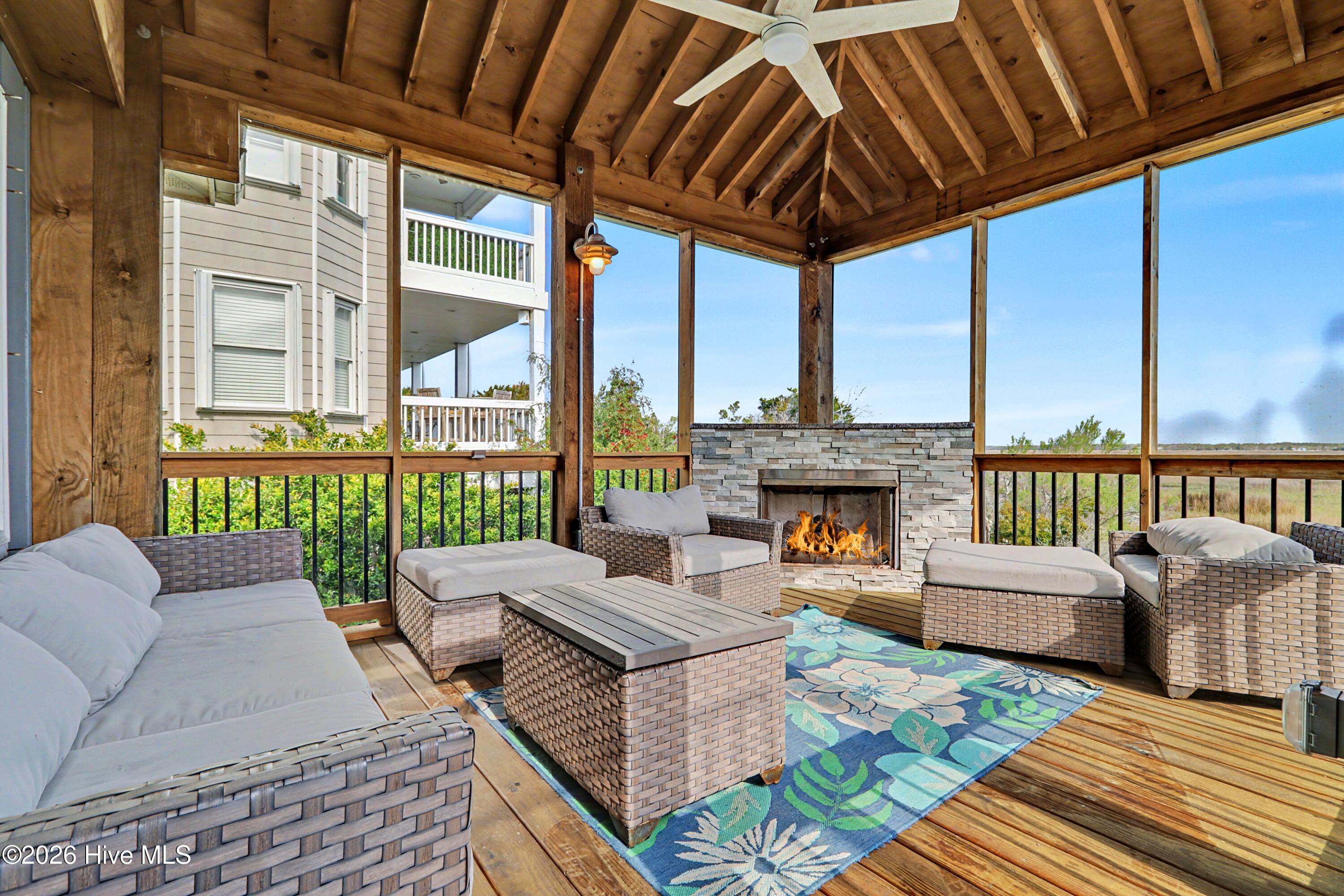 100563218 | Photo 27