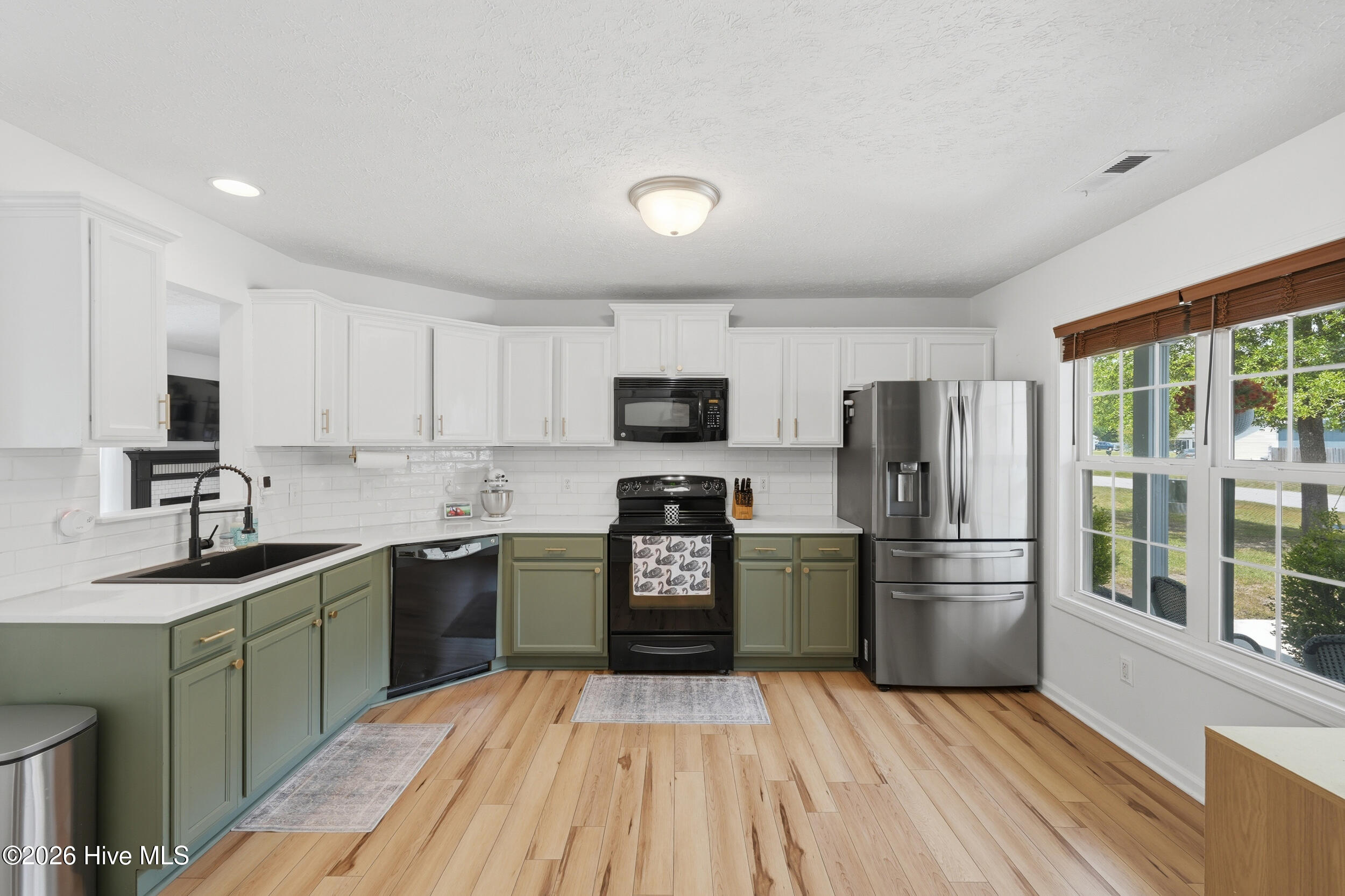 100567725 | Photo 14