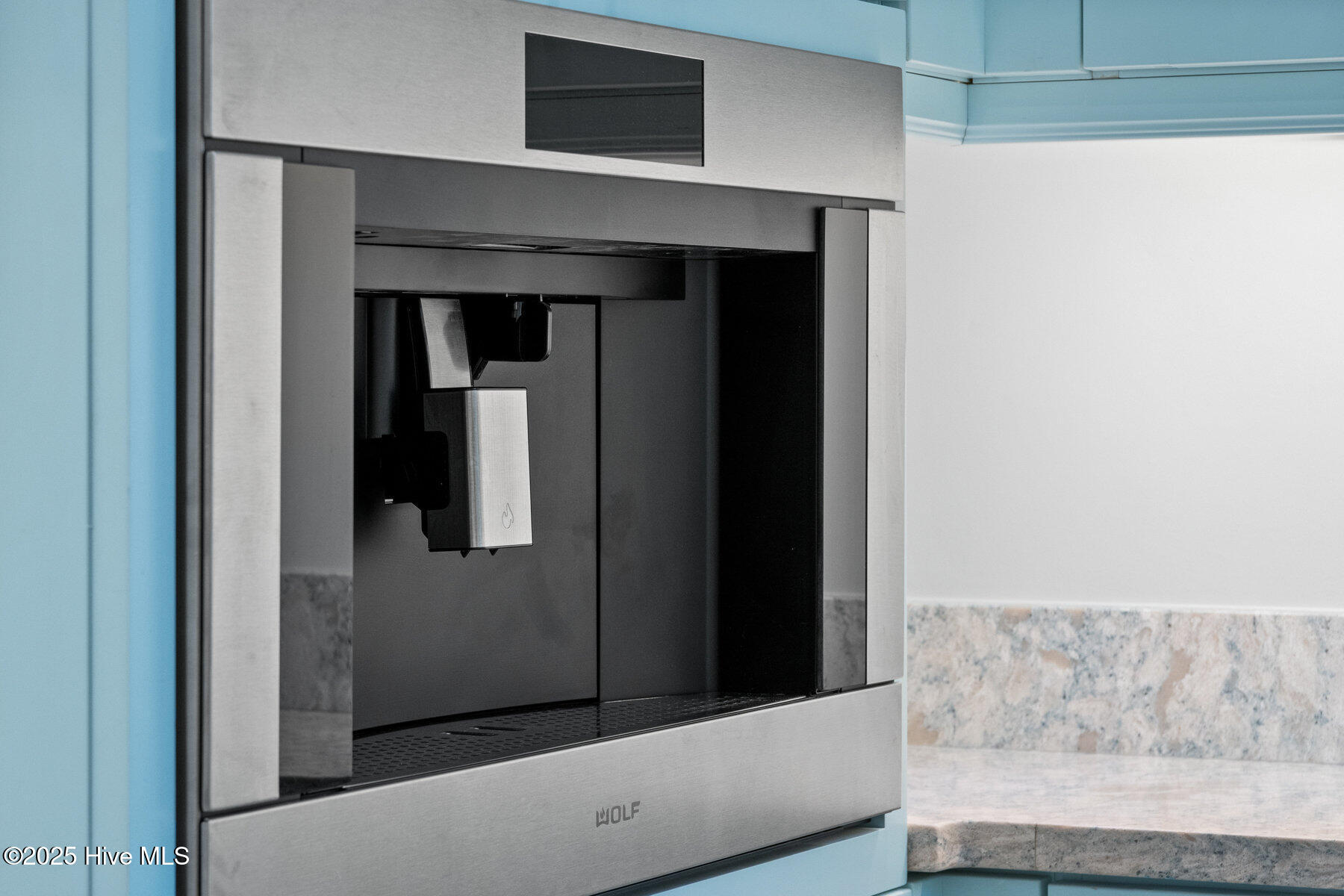 100401243 | Photo 32