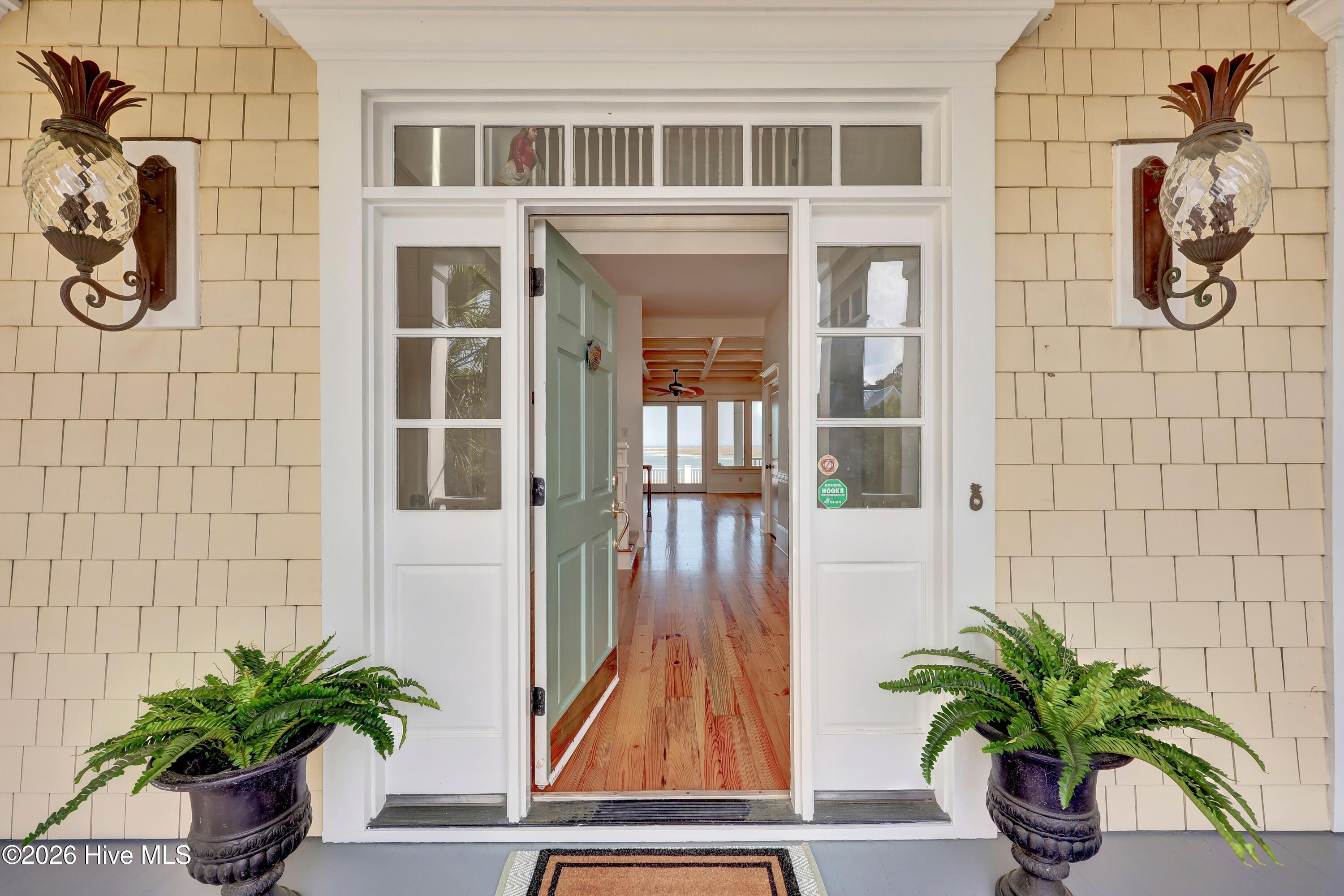 100569484 | Photo 14