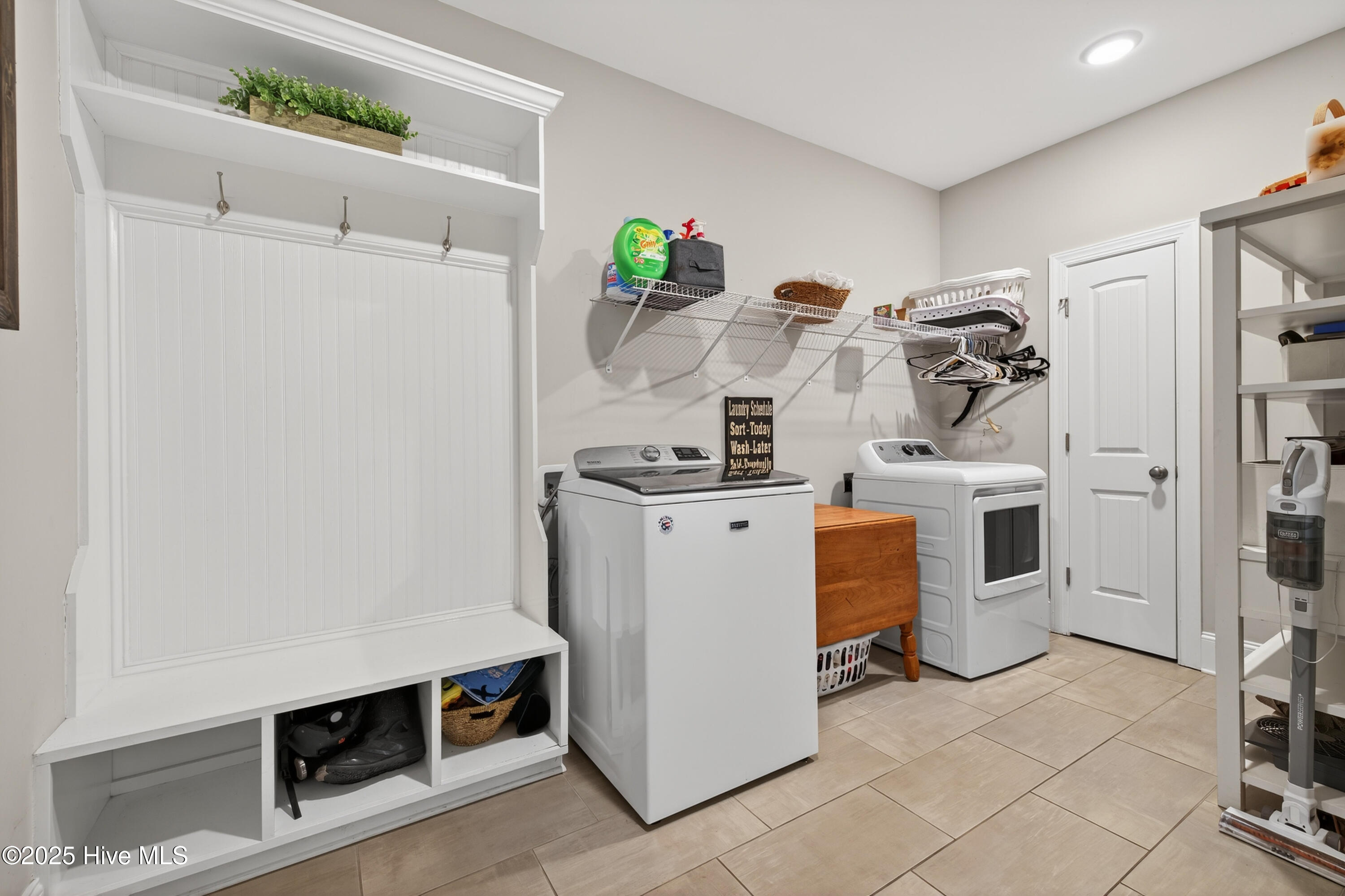 100562726 | Photo 21