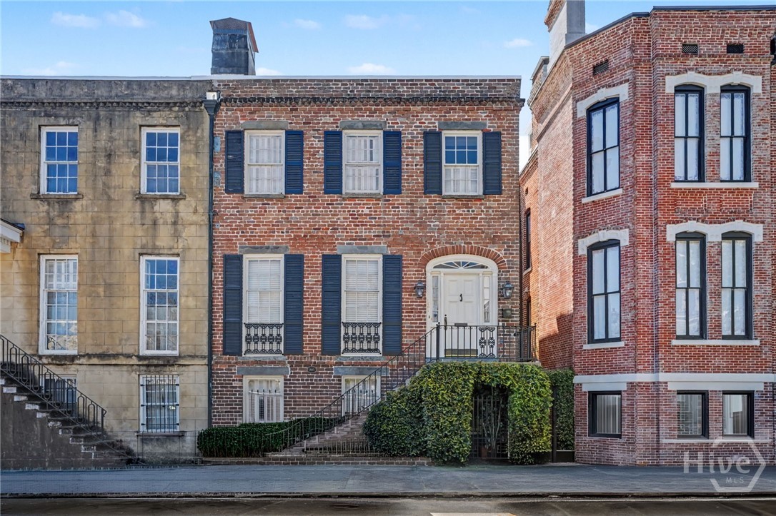 221 Charlton, Savannah, Georgia, 4 Bedrooms Bedrooms, 0 ,4 BathroomsBathrooms,Townhouse,For sale,Charlton,SA350667