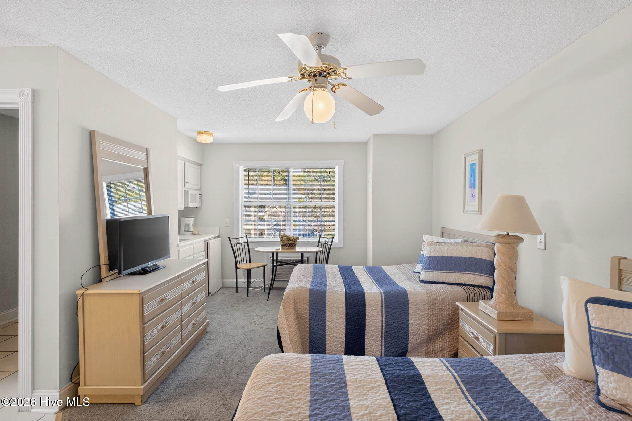 100561901 | Photo 23