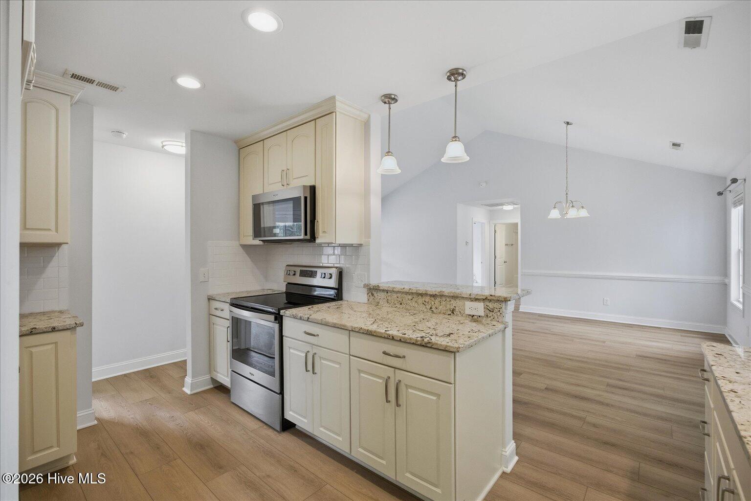 100557907 | Photo 17