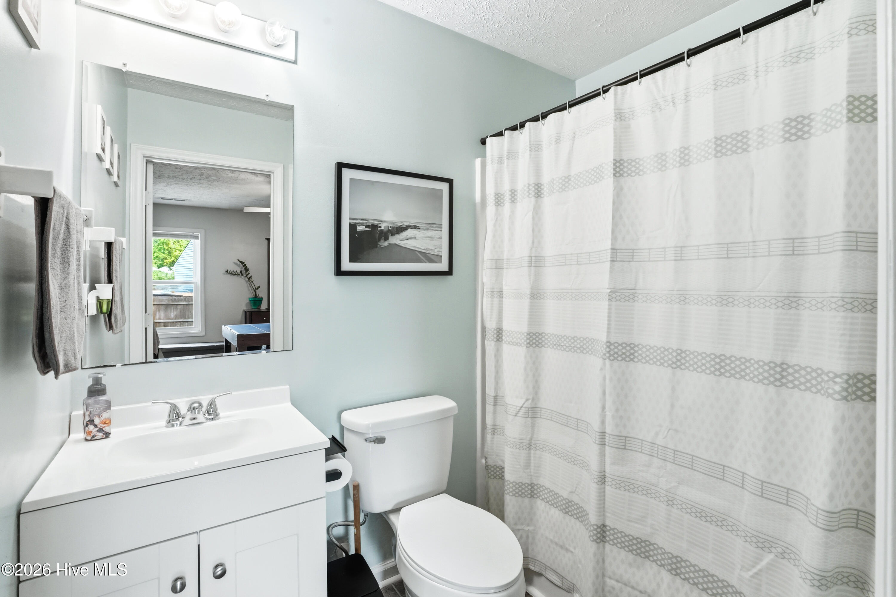 100566190 | Photo 11