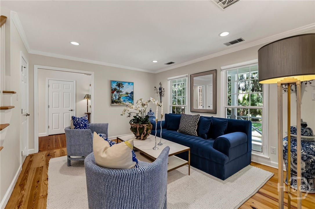 Living Room/Office/Library