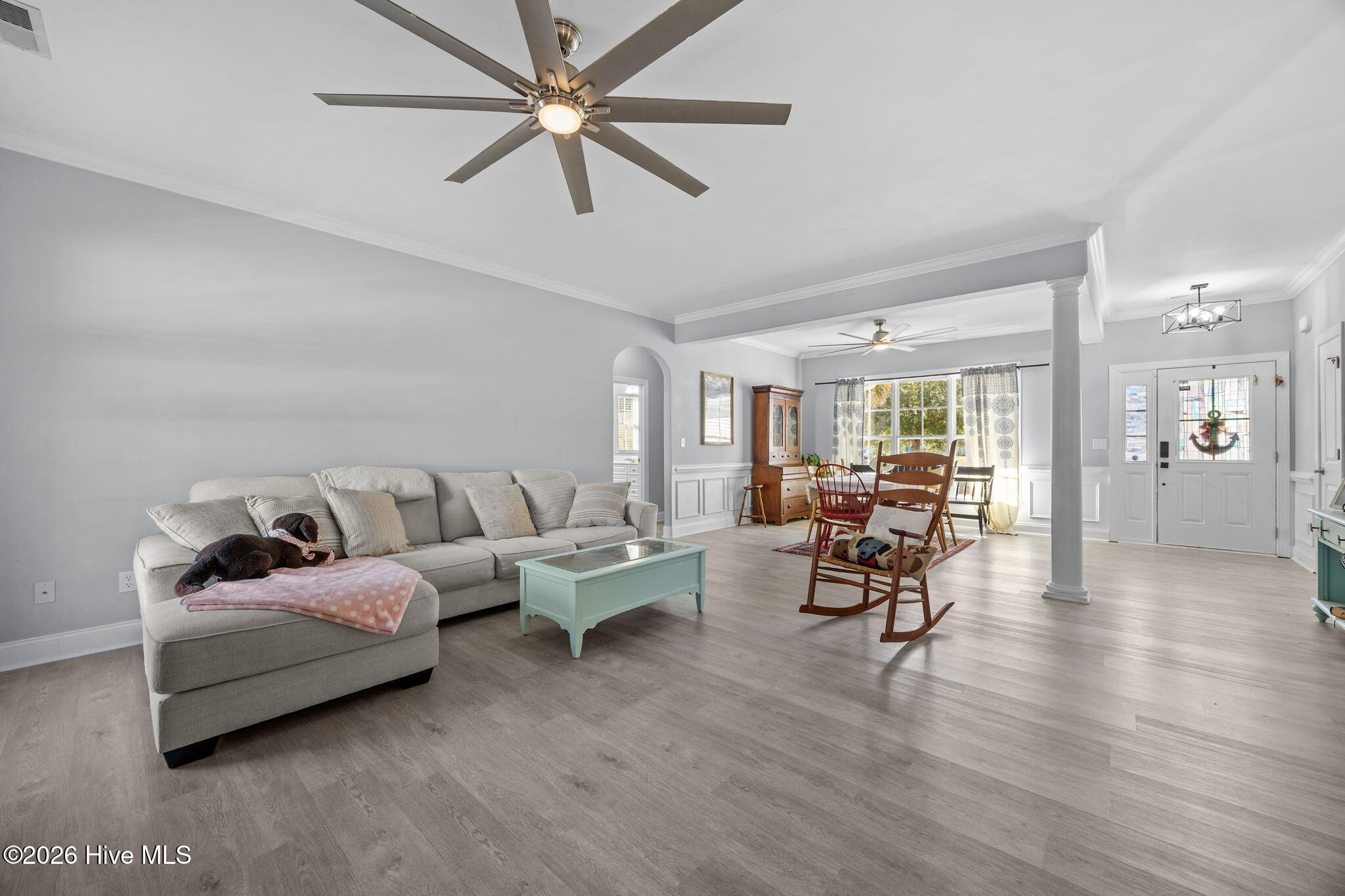 100548073 | Photo 10