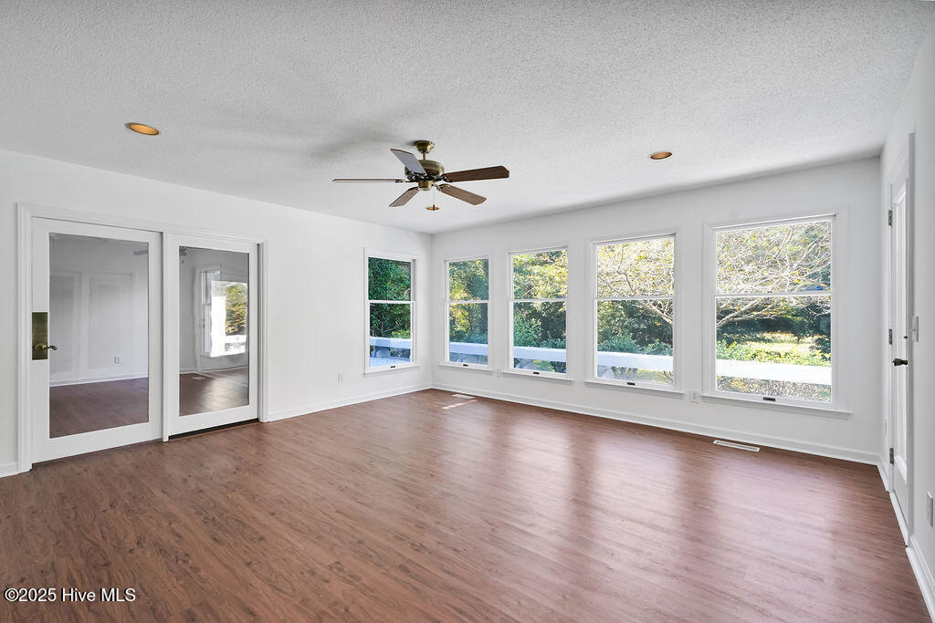 100532776 | Photo 13