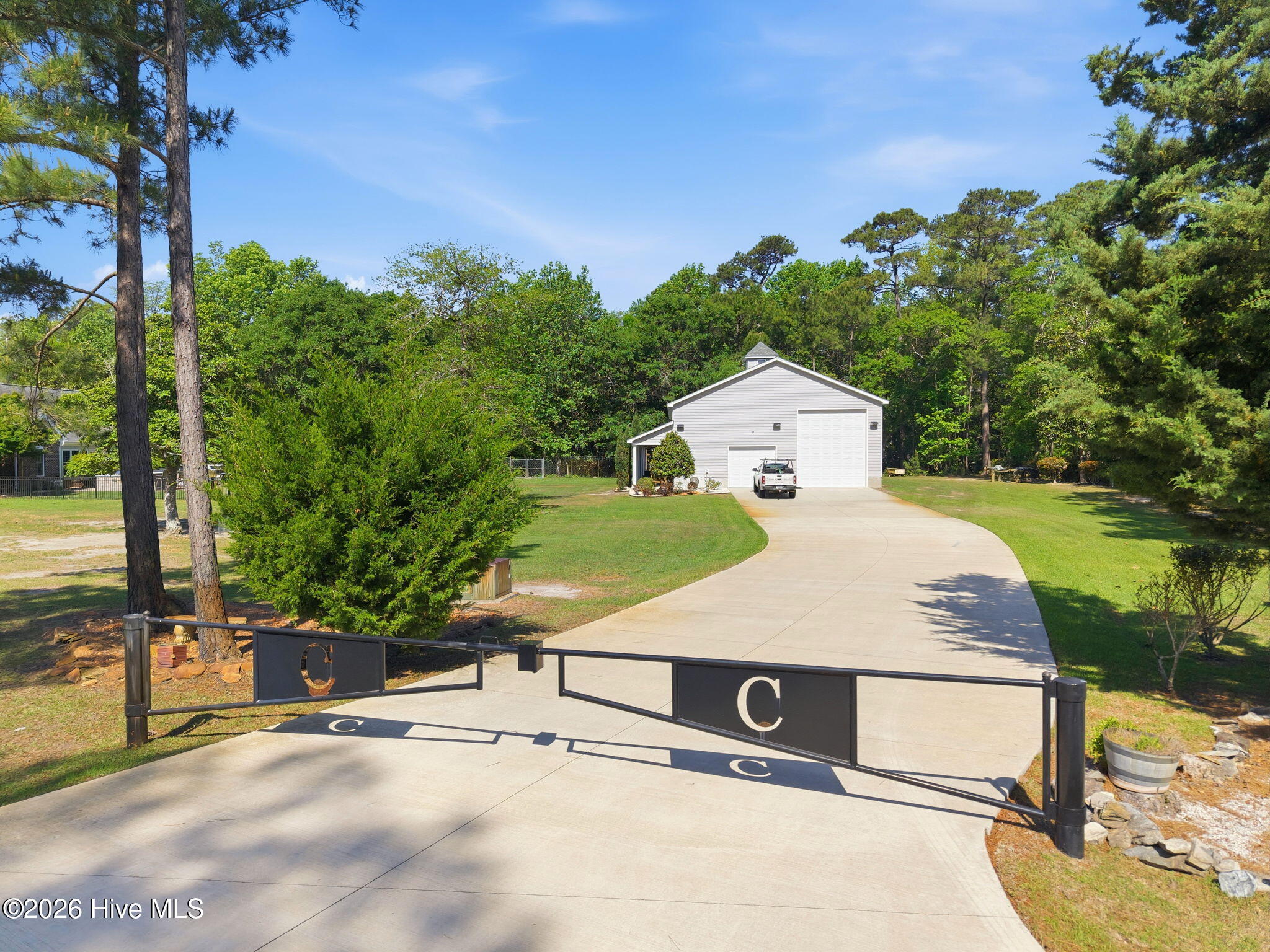 100570615 | Photo 57