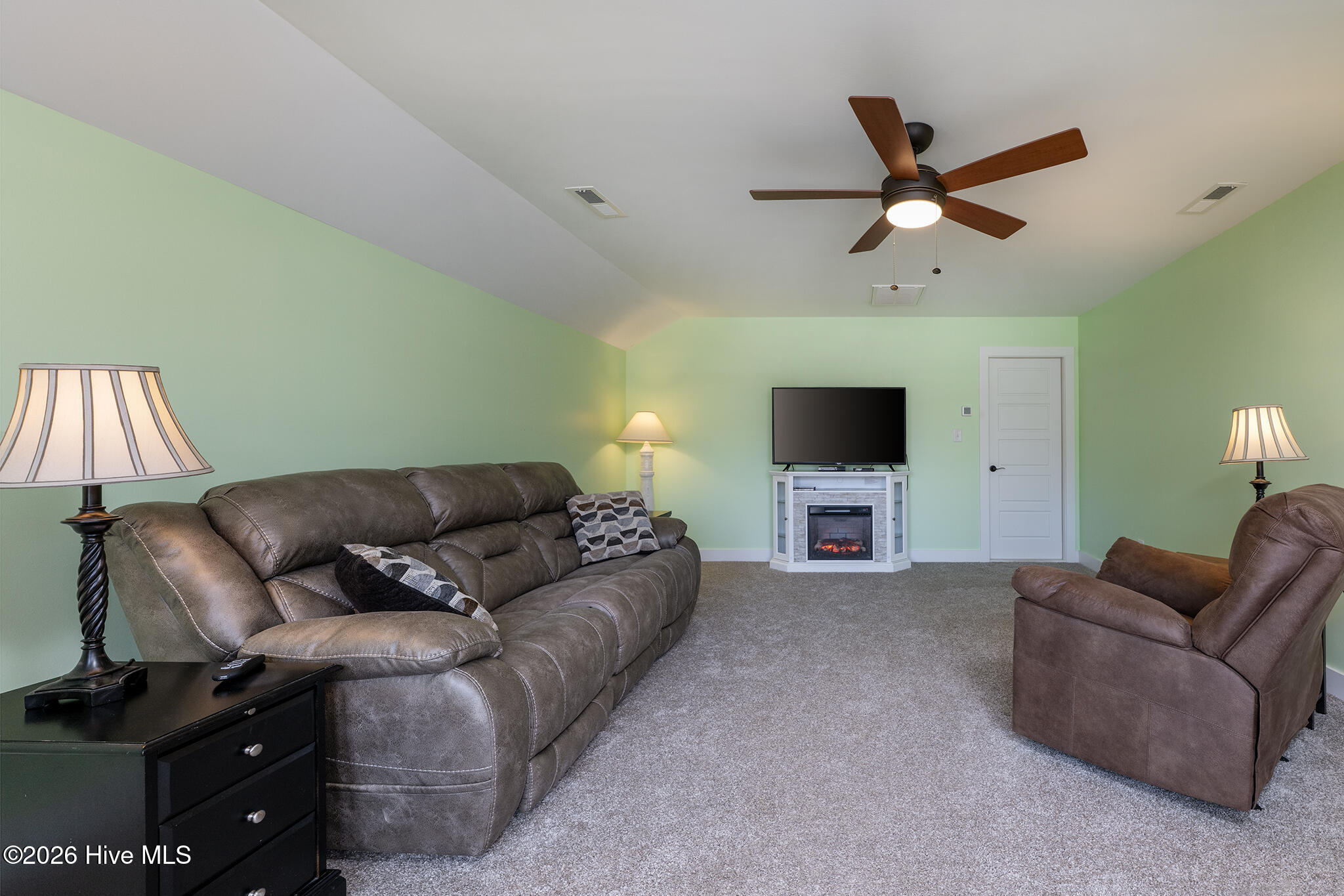124 S Brightleaf Drive,Minnesott Beach