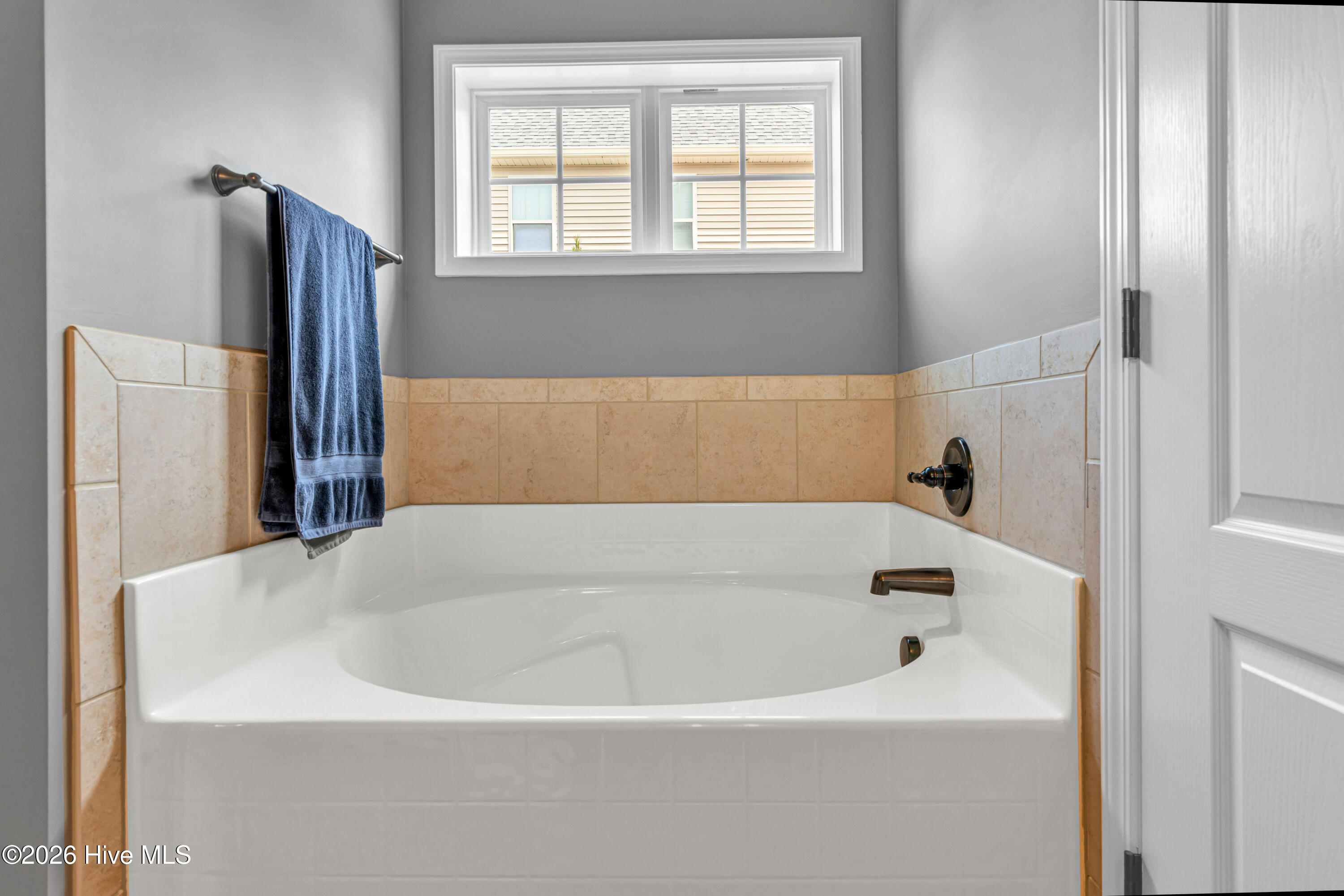 100564004 | Photo 25