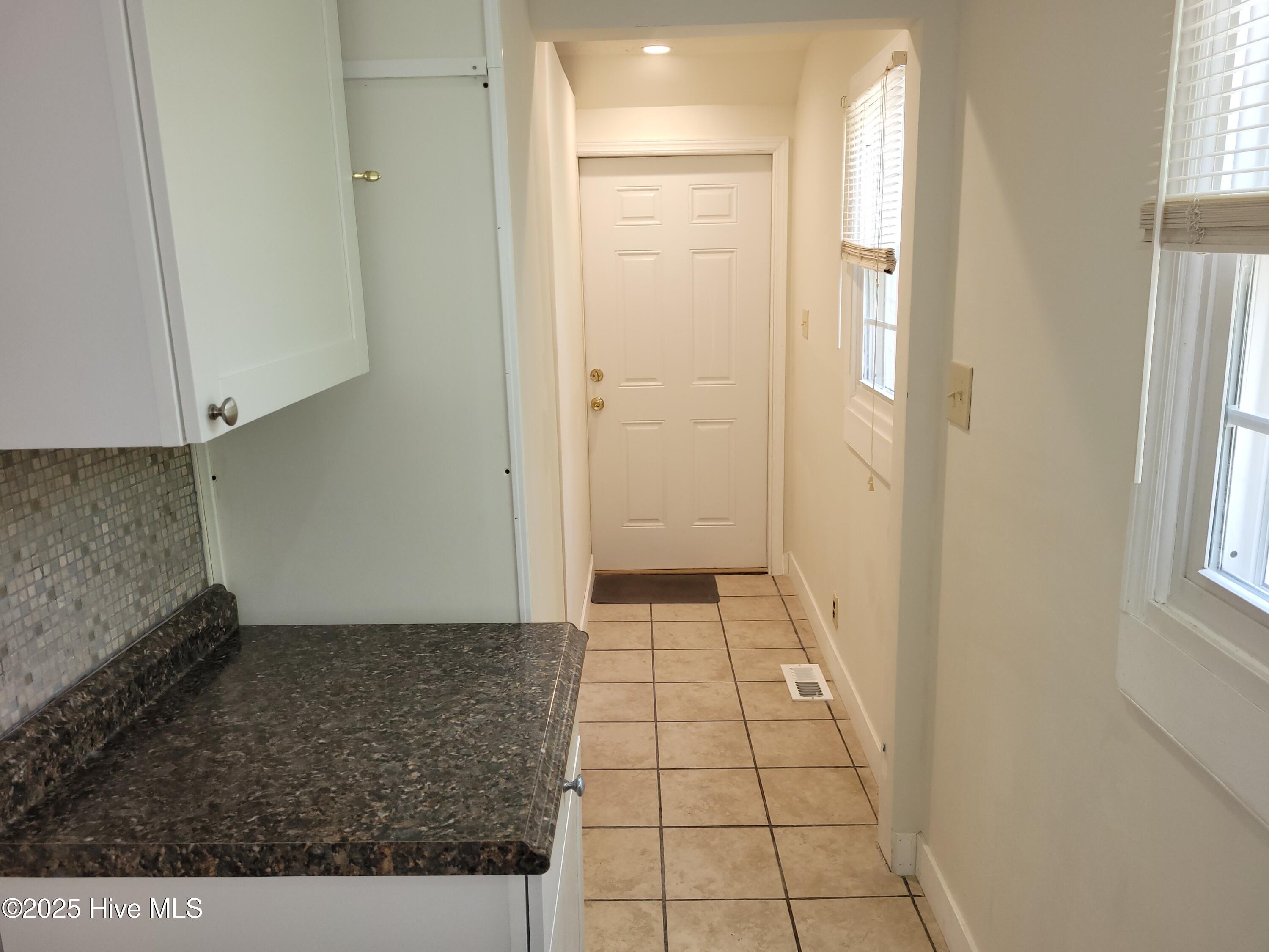 100531827 | Photo 13