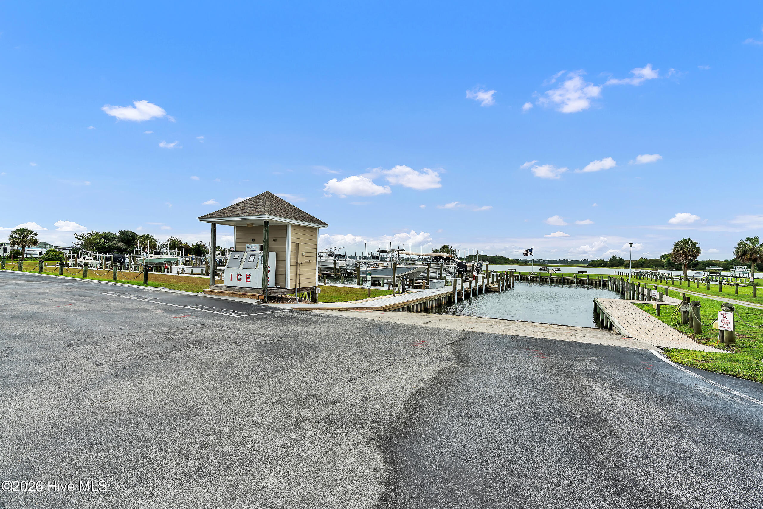 650 Cedar Point Boulevard H3,Cedar Point