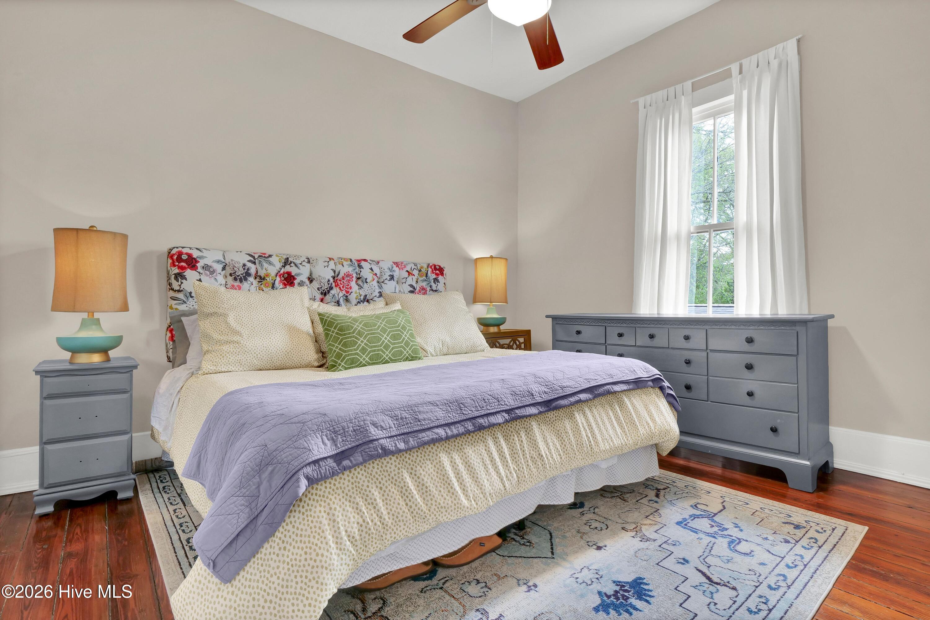 100562597 | Photo 19