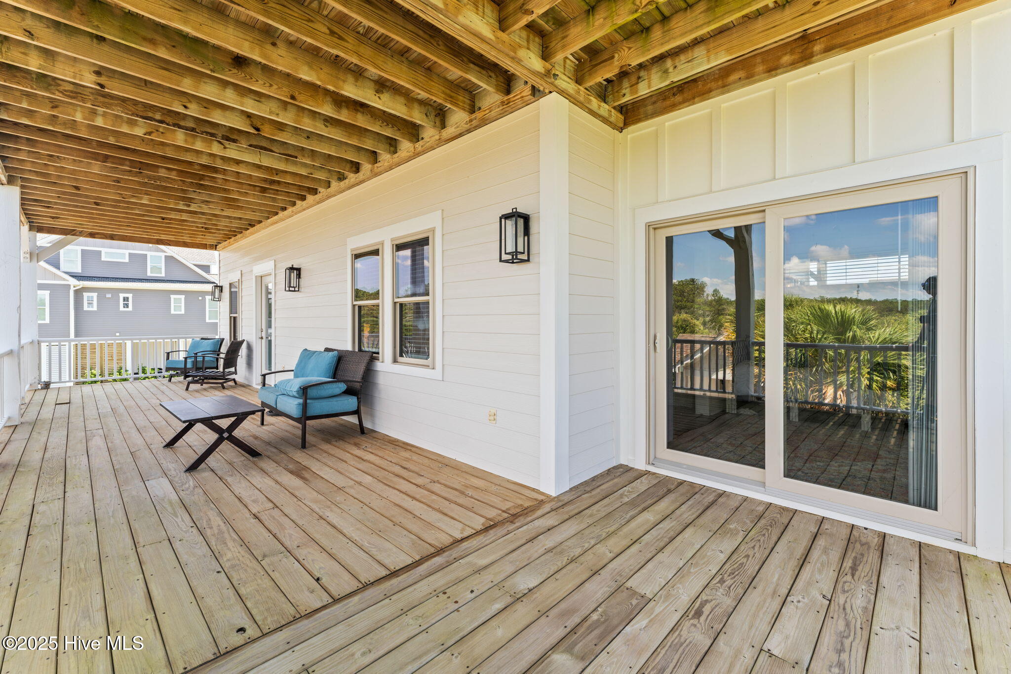 100514865 | Photo 15