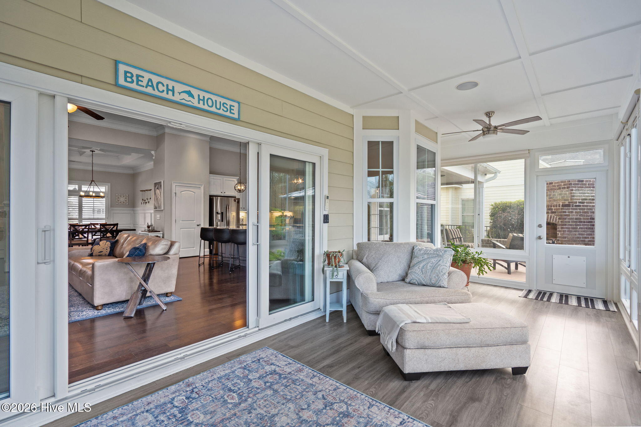 100564215 | Photo 45